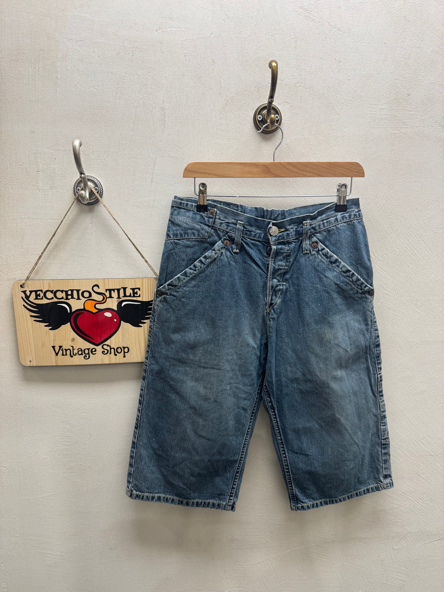 LEVI’S