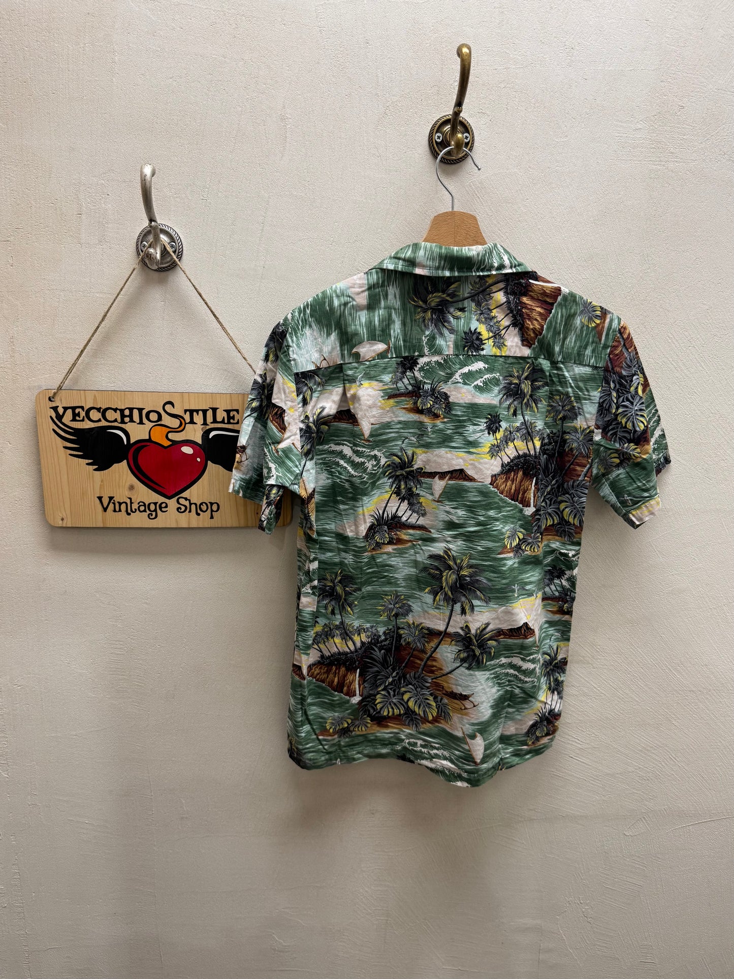 ALOHA REPUBLIC