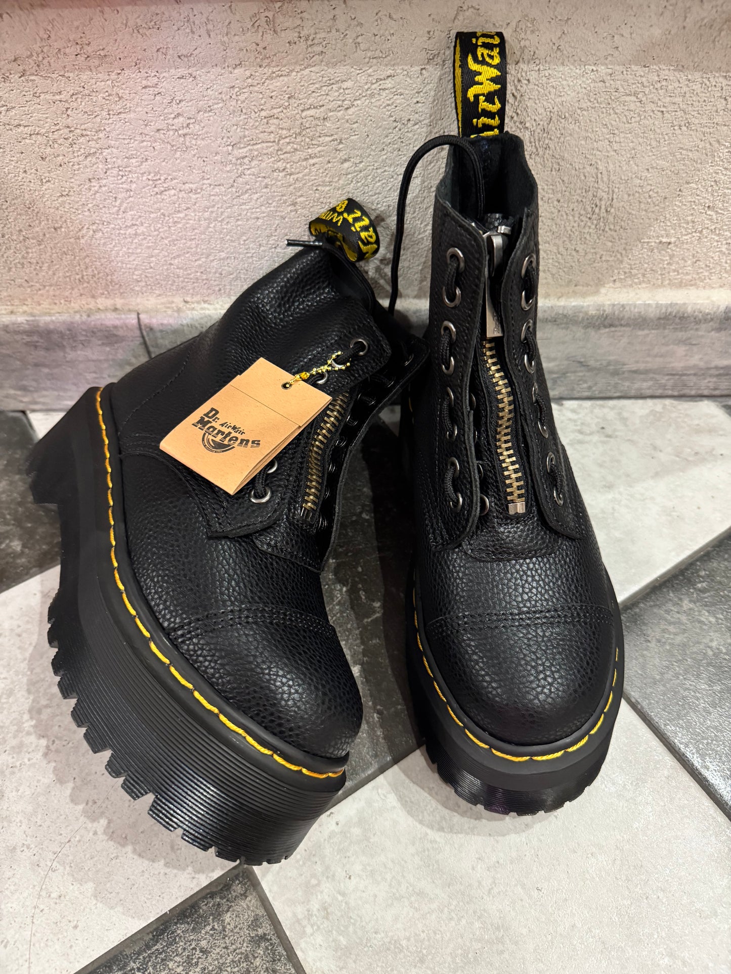 DR MARTENS SINCLAIR