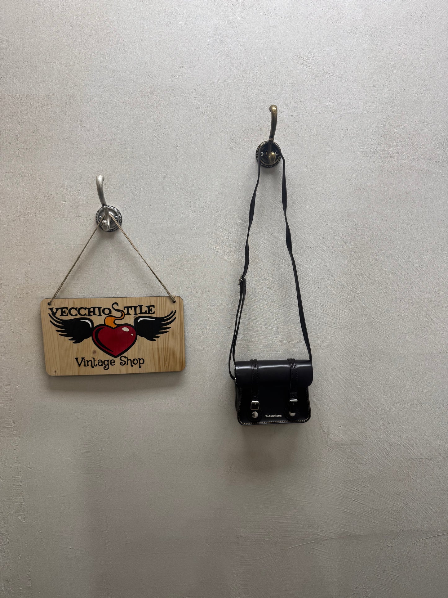 DR MARTENS MINI BACKPACK