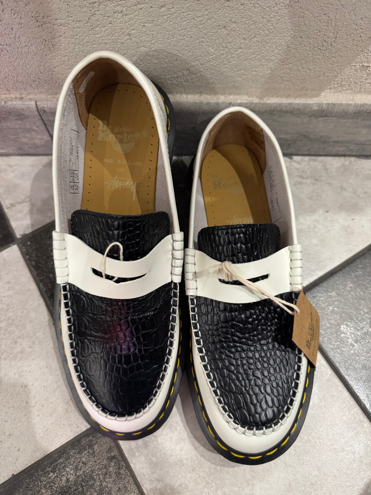 DR MARTENS 24359 x STUSSY