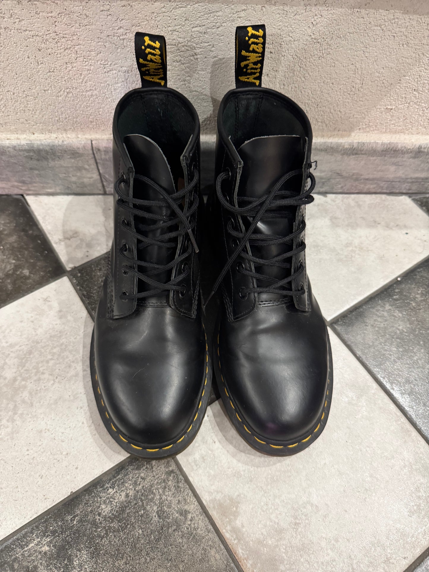 DR MARTENS 101