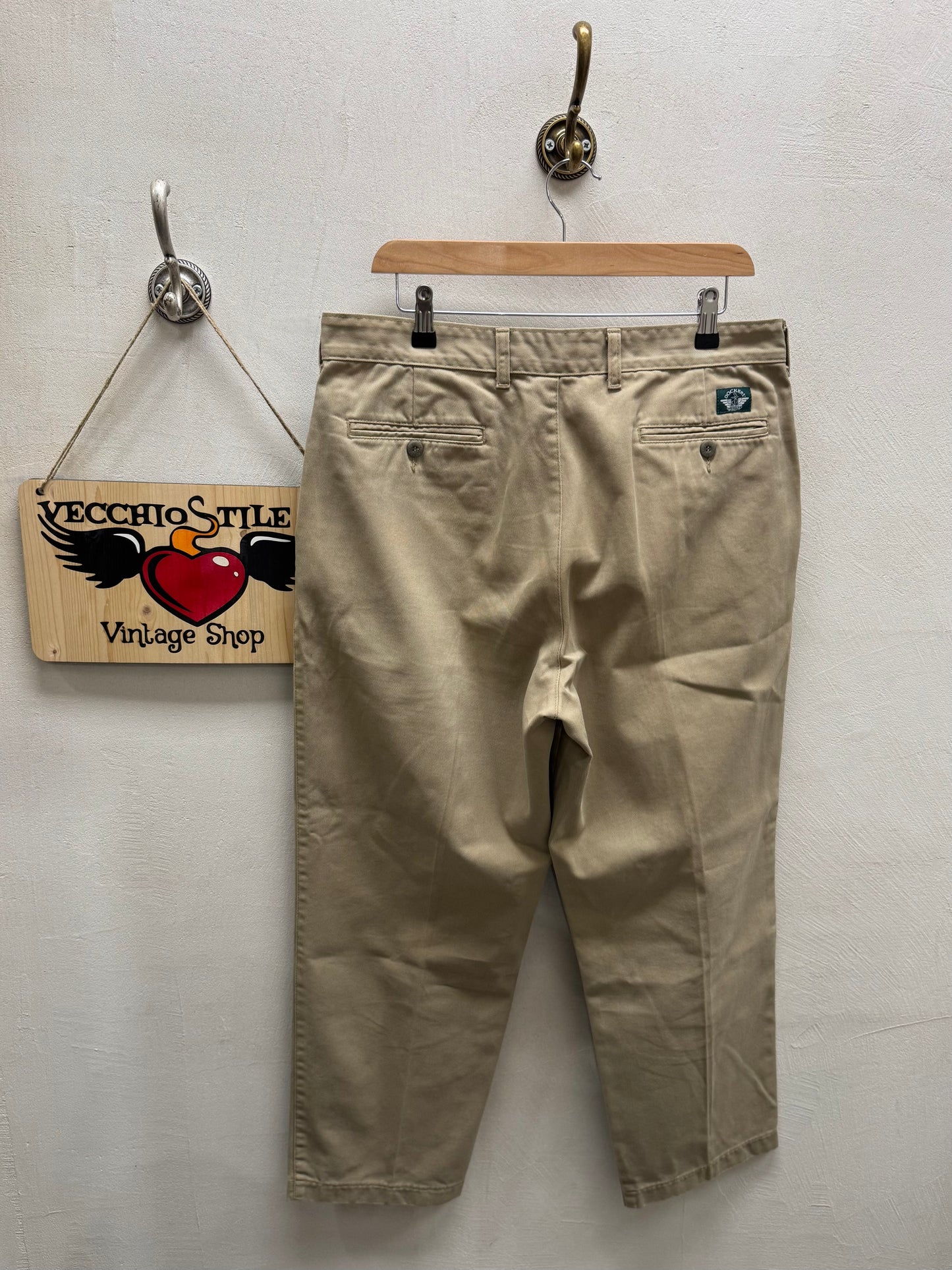 DOCKERS
