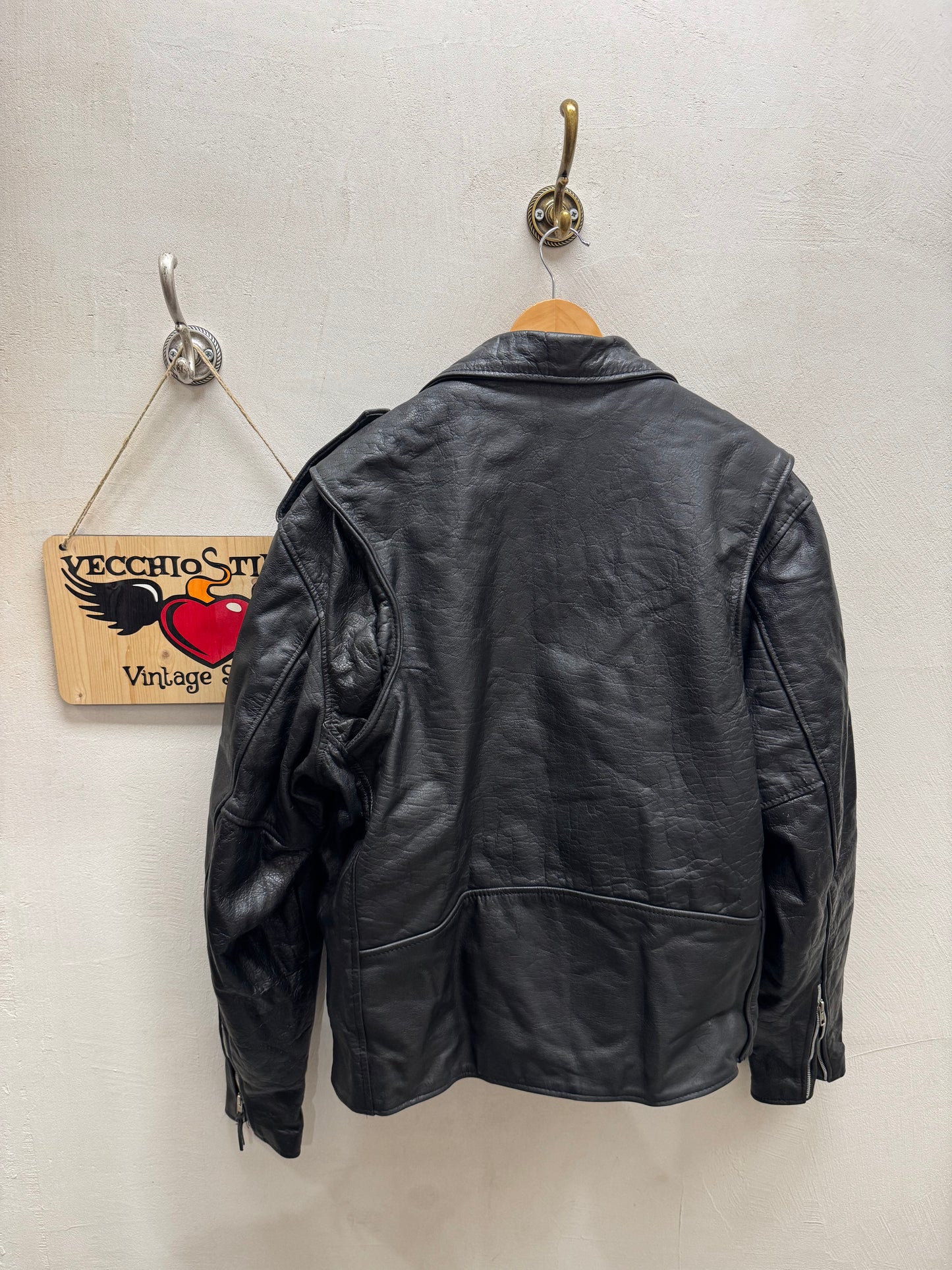 VINTAGE LEATHER