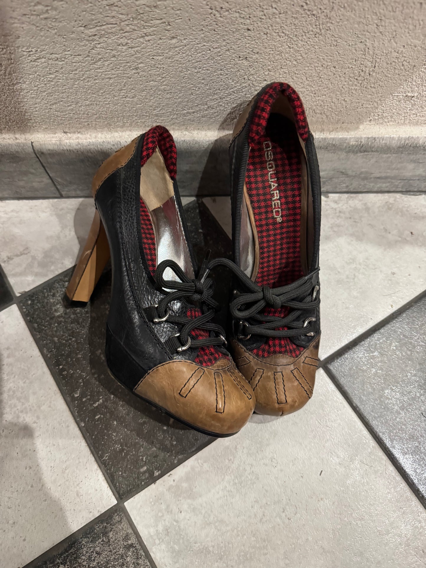 DSQUARED2