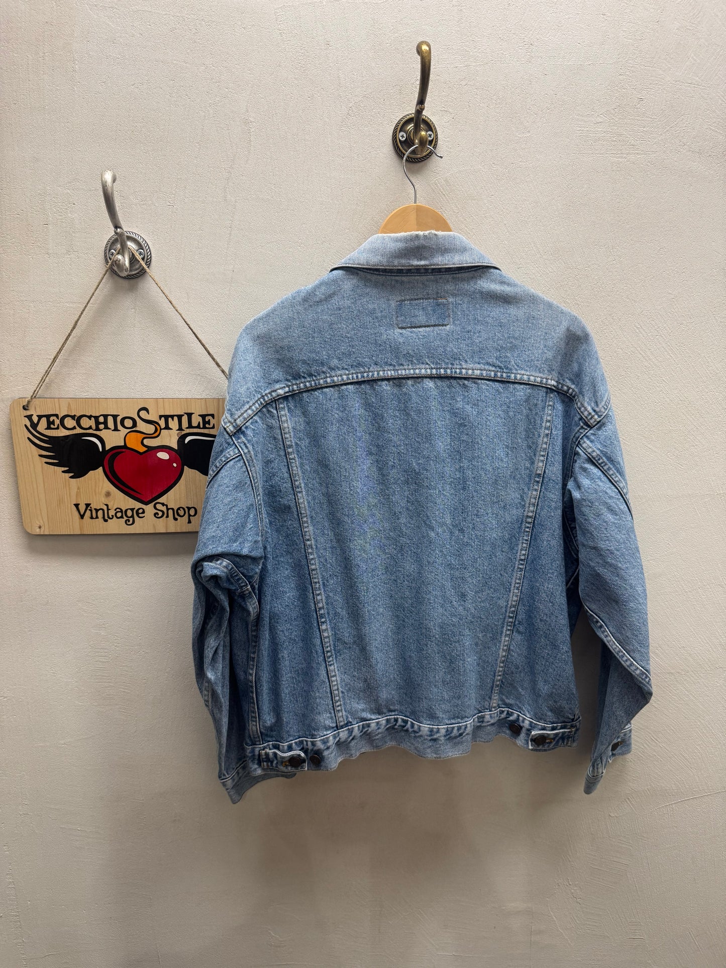 LEVI’S