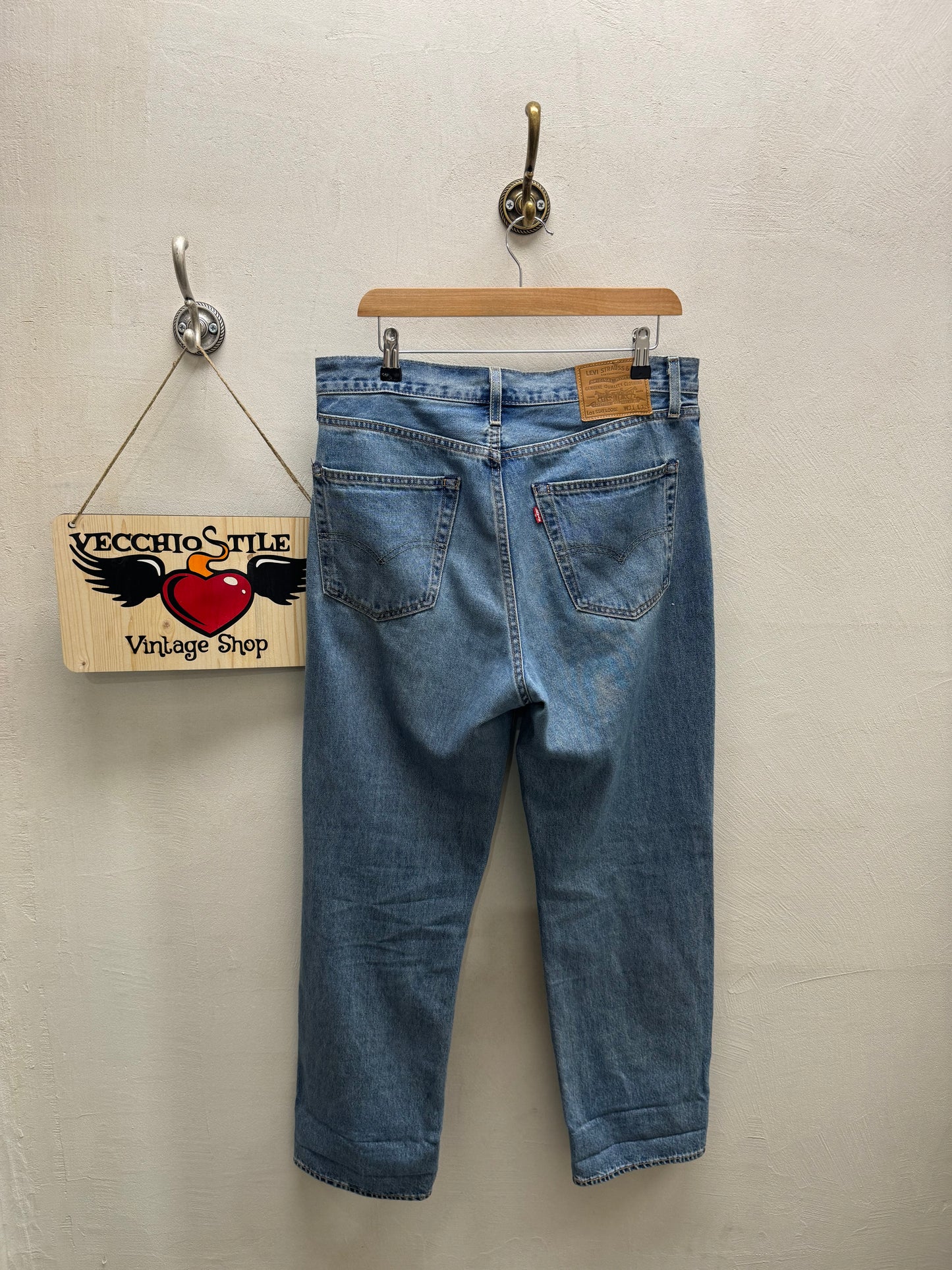LEVI’S STAY LOOSE