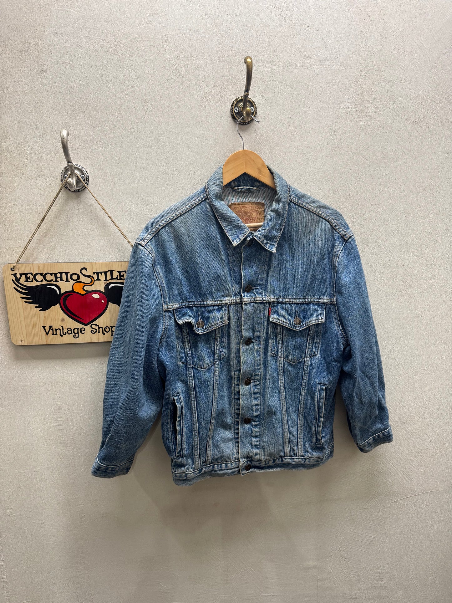 LEVI’S