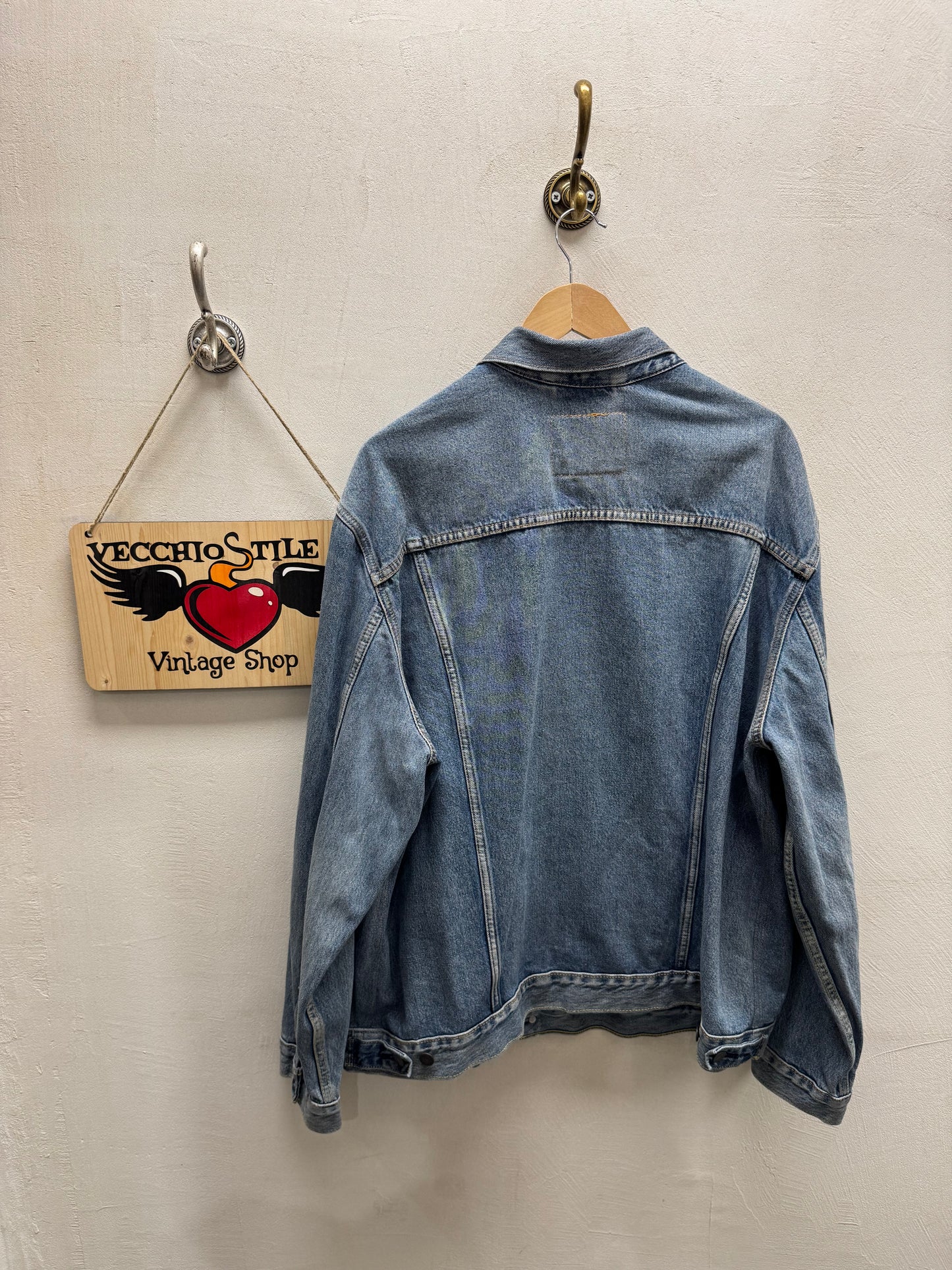 LEVI’S