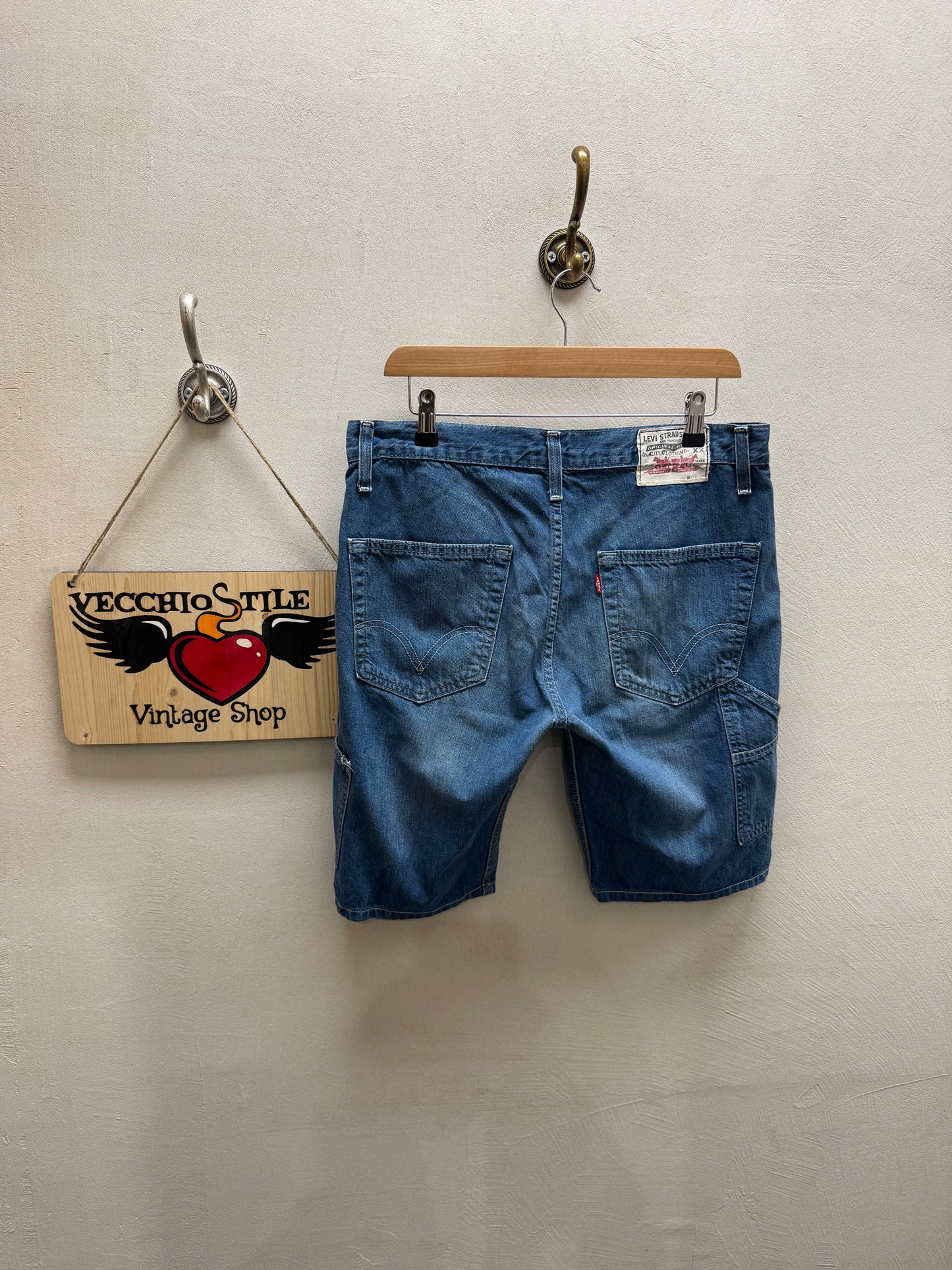 LEVI’S