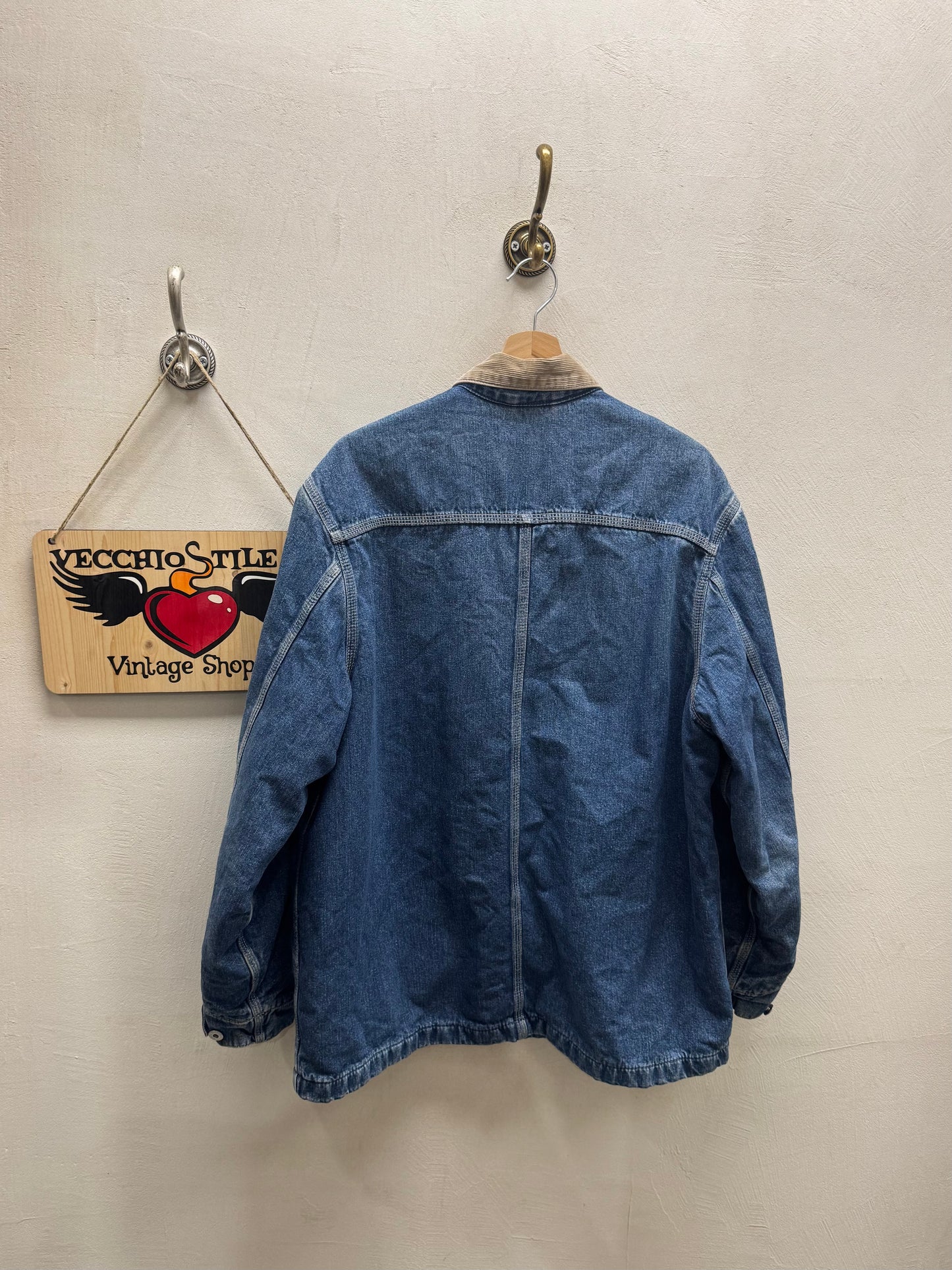 LEVI’S WHITE TAB