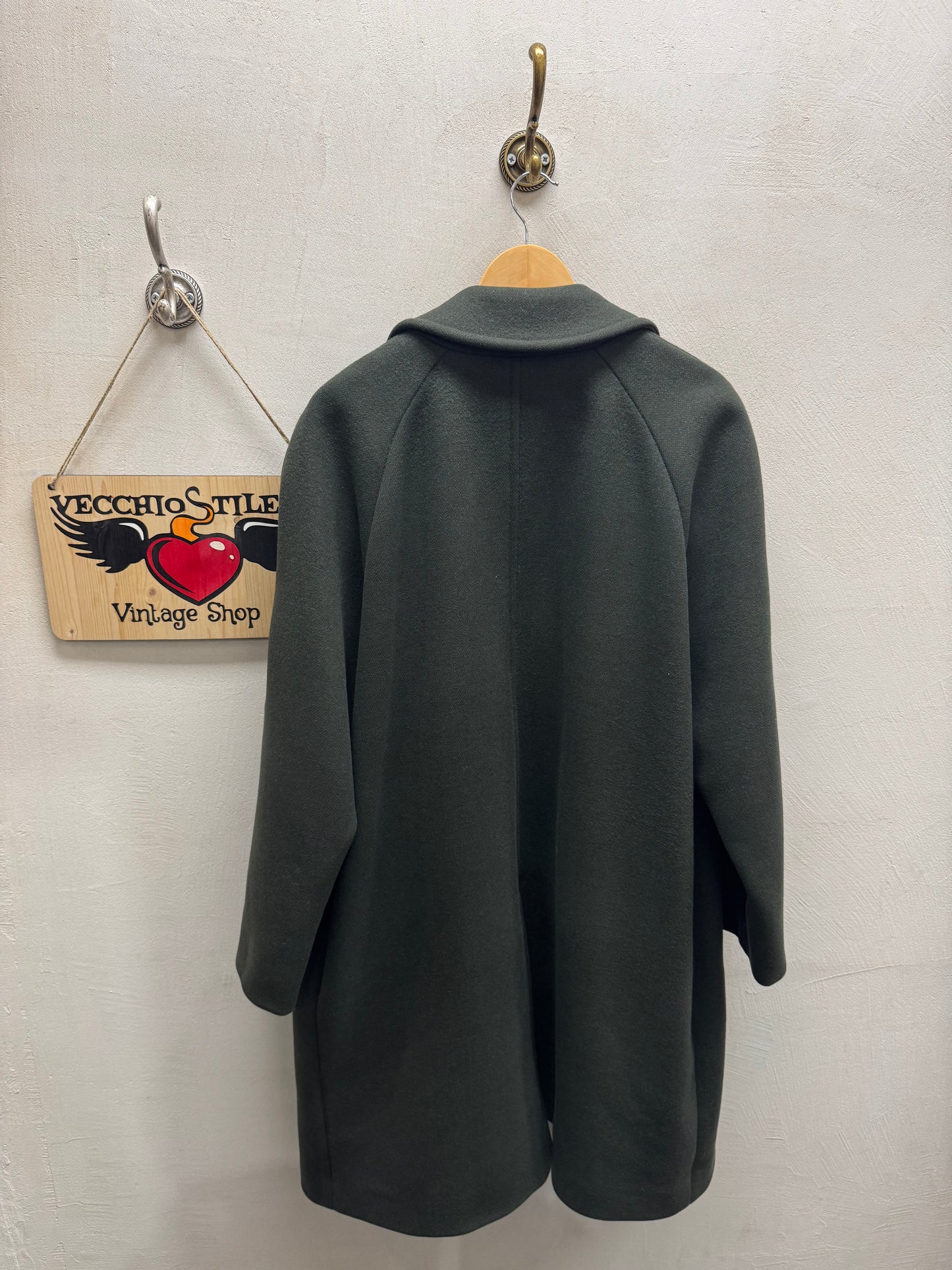 AQUASCUTUM OF LONDON