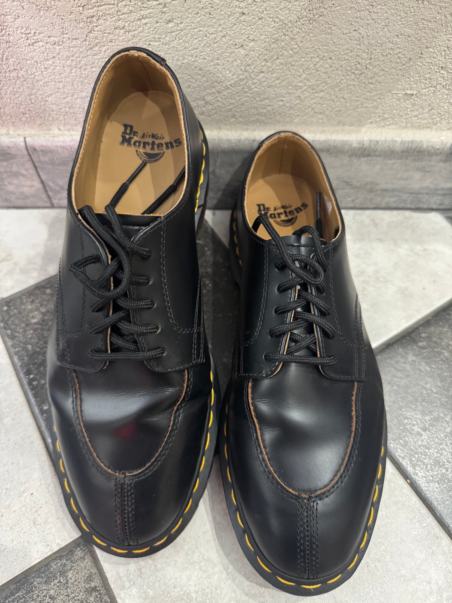 DR MARTENS 2046