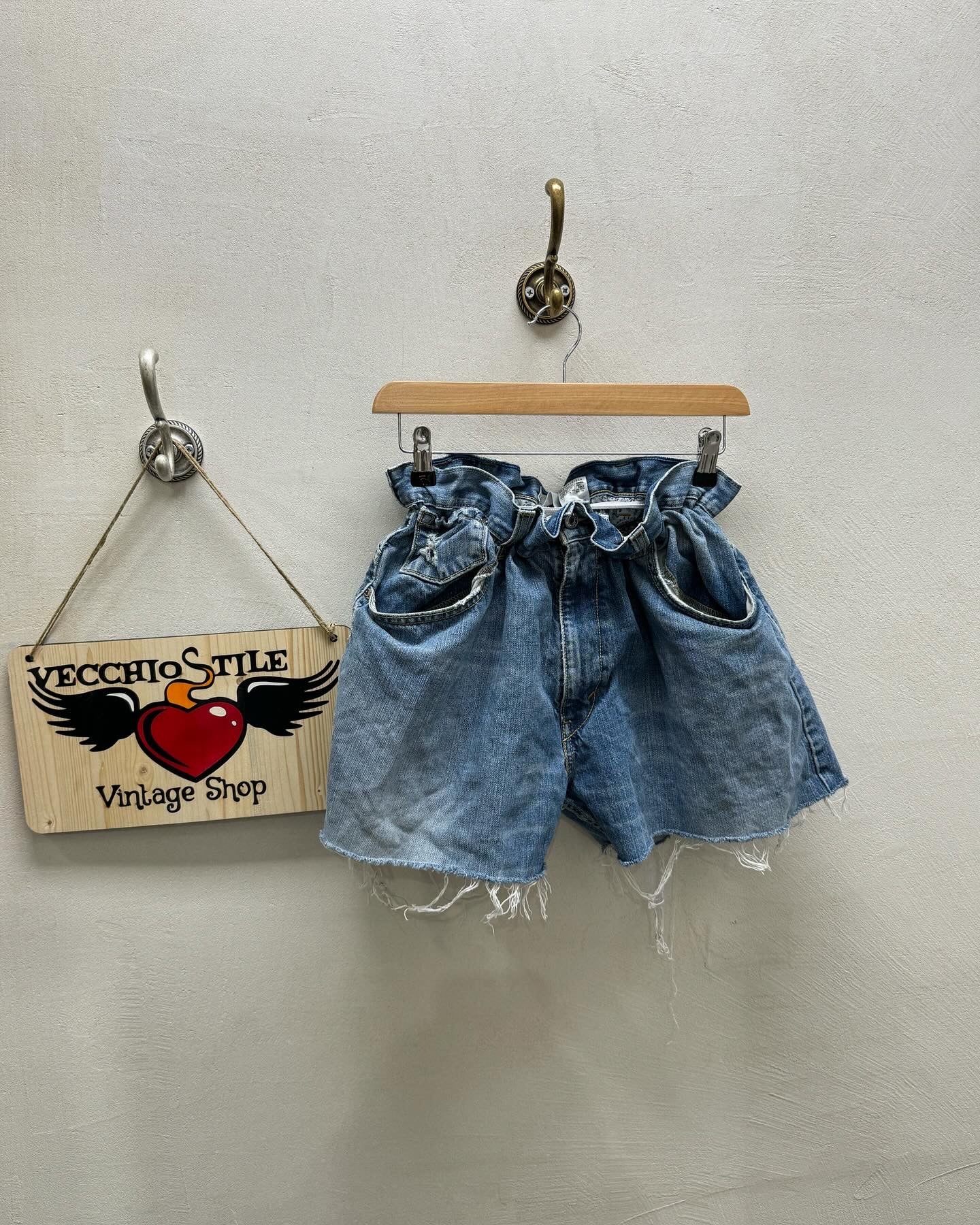 LEVI’S