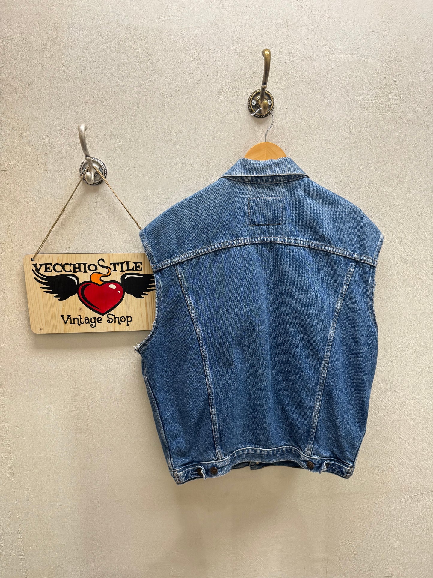 LEVI’S