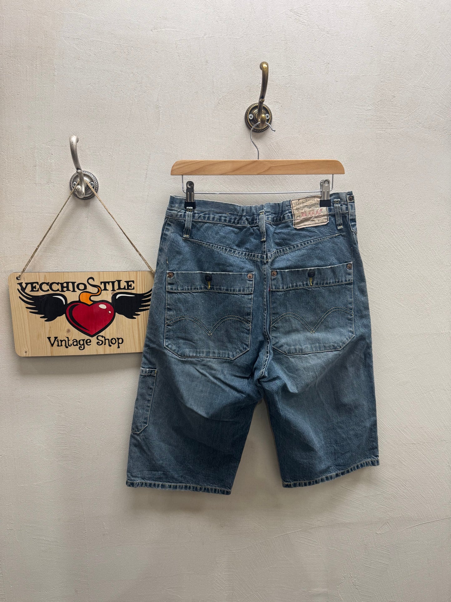 LEVI’S