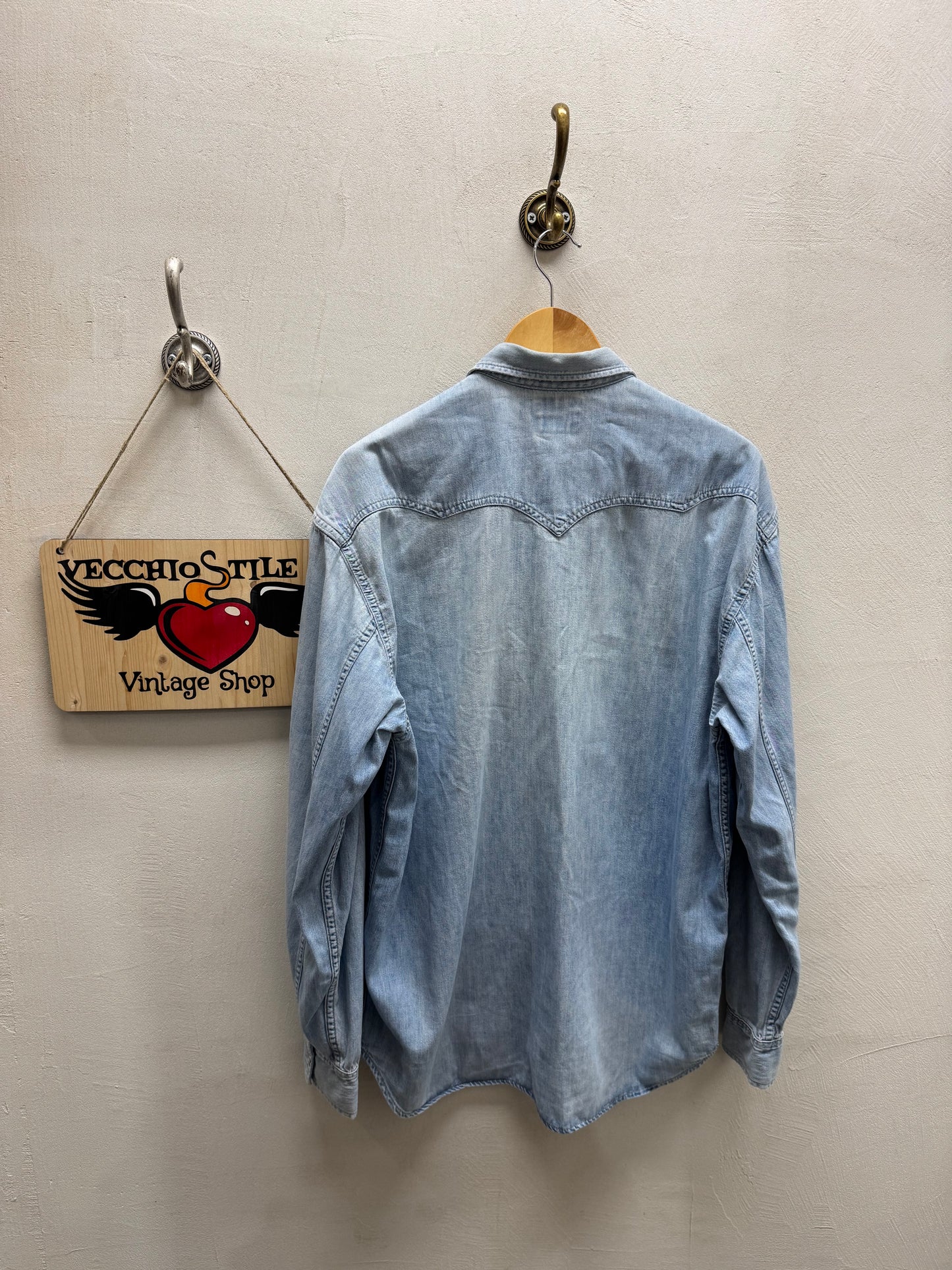 LEVI’S
