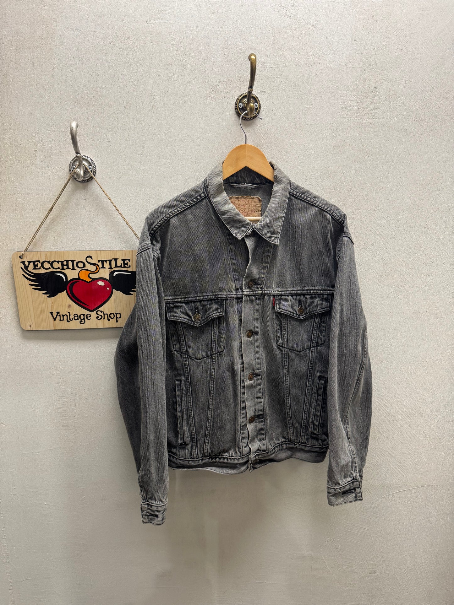 LEVI’S