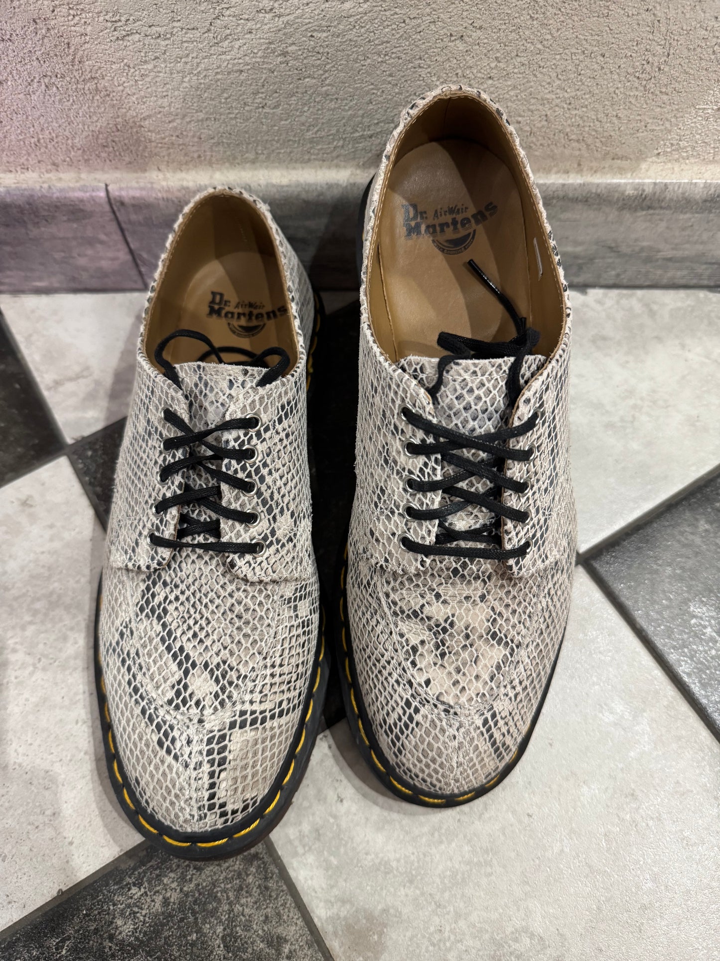 DR MARTENS 2046