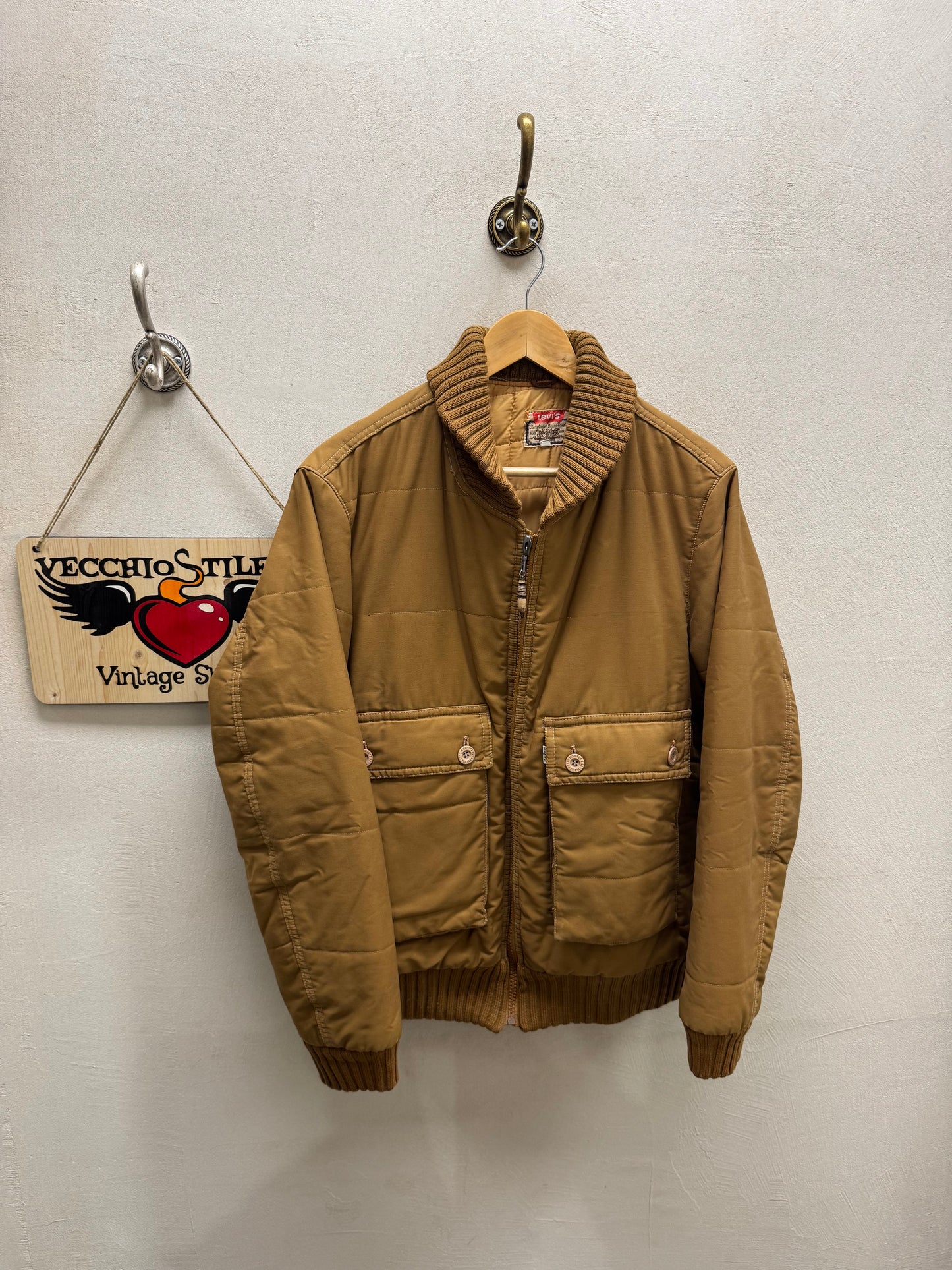 LEVI’S
