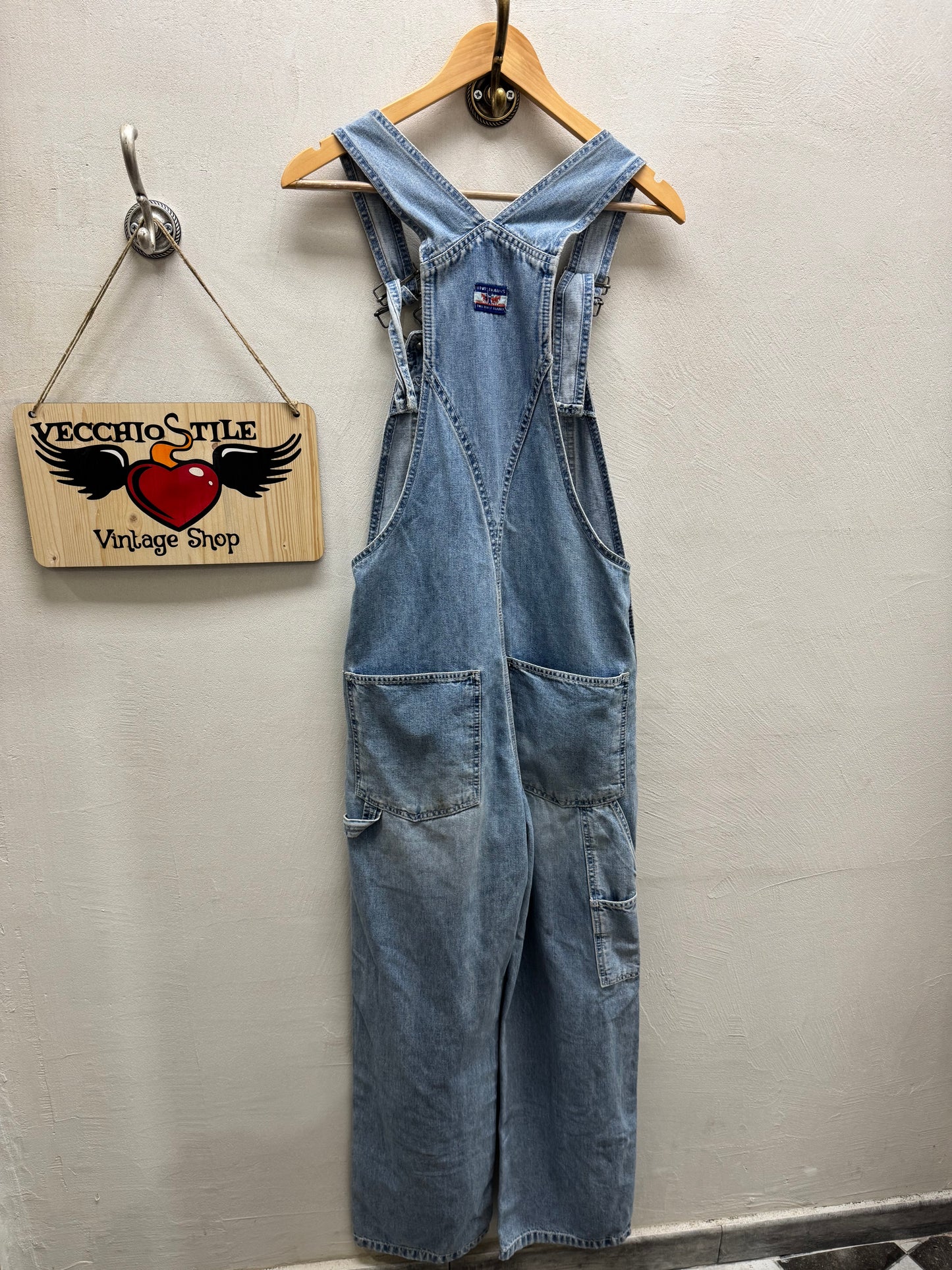 LEVI’S