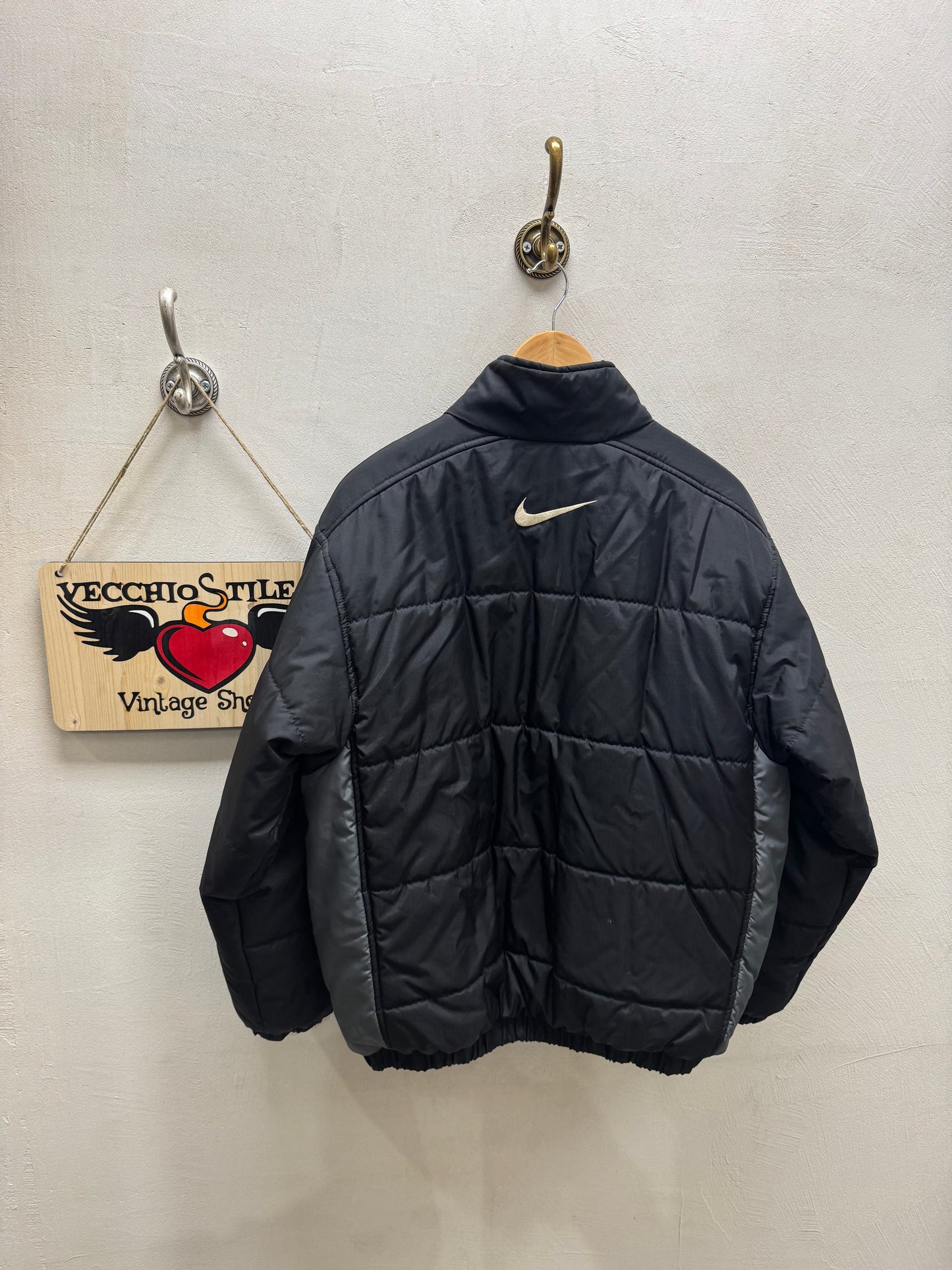 NIKE