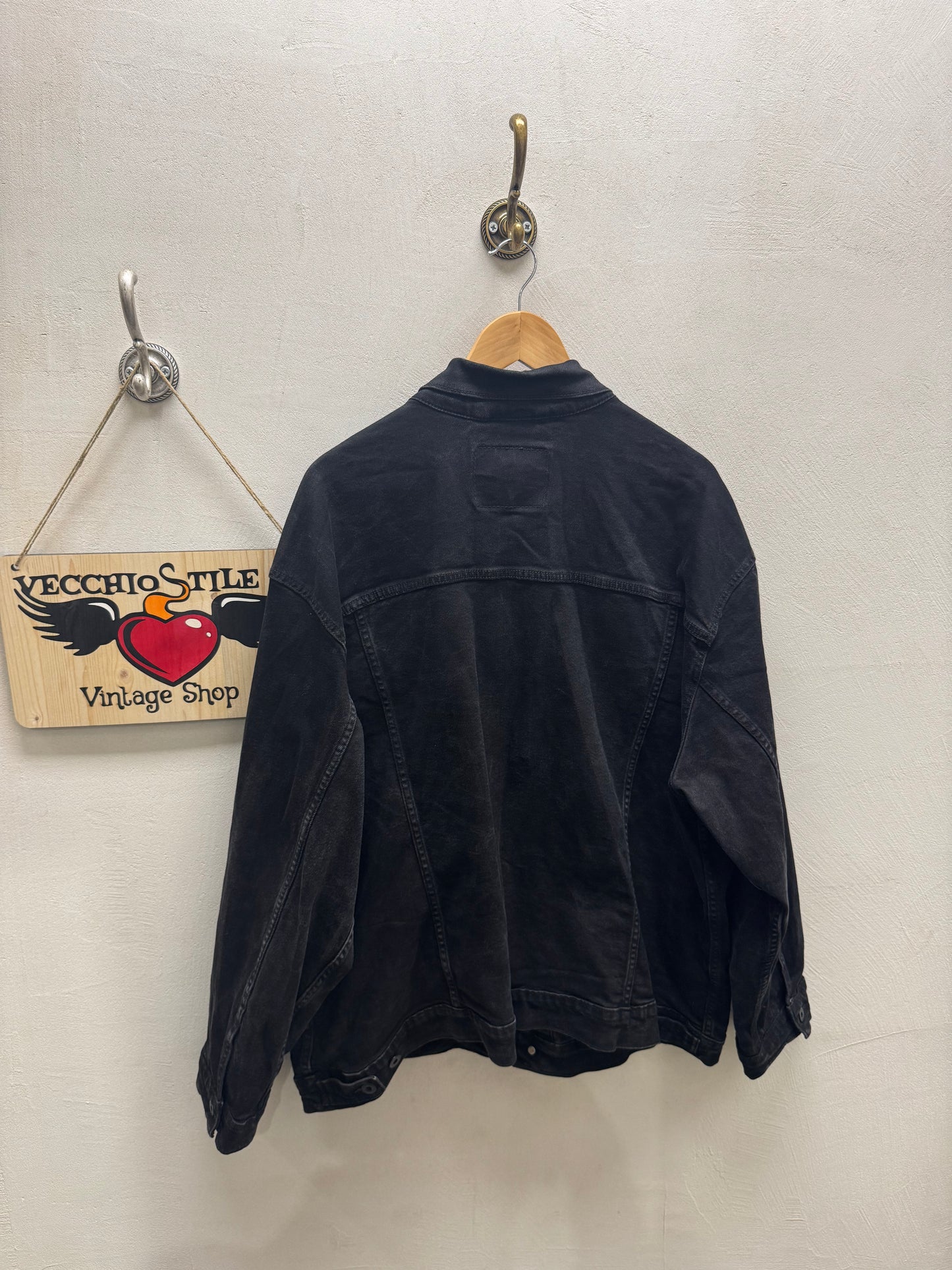 LEVI’S