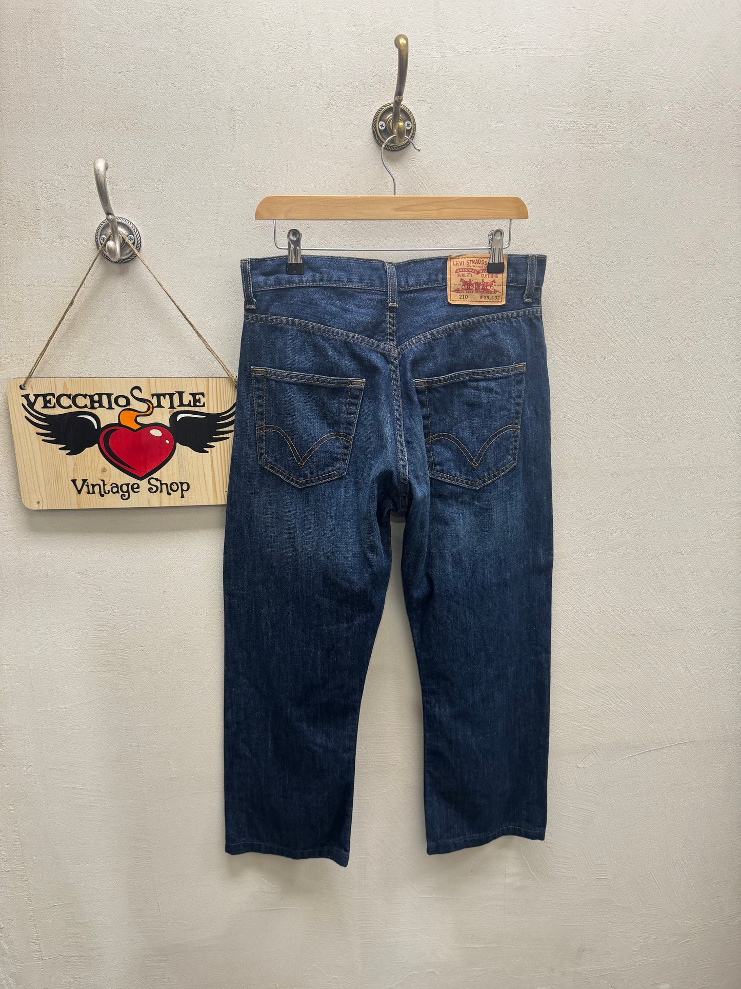LEVI’S 210