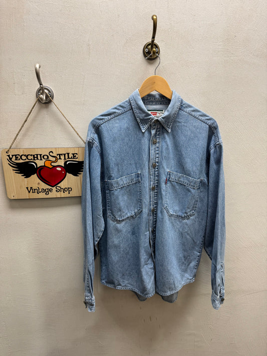 LEVI’S