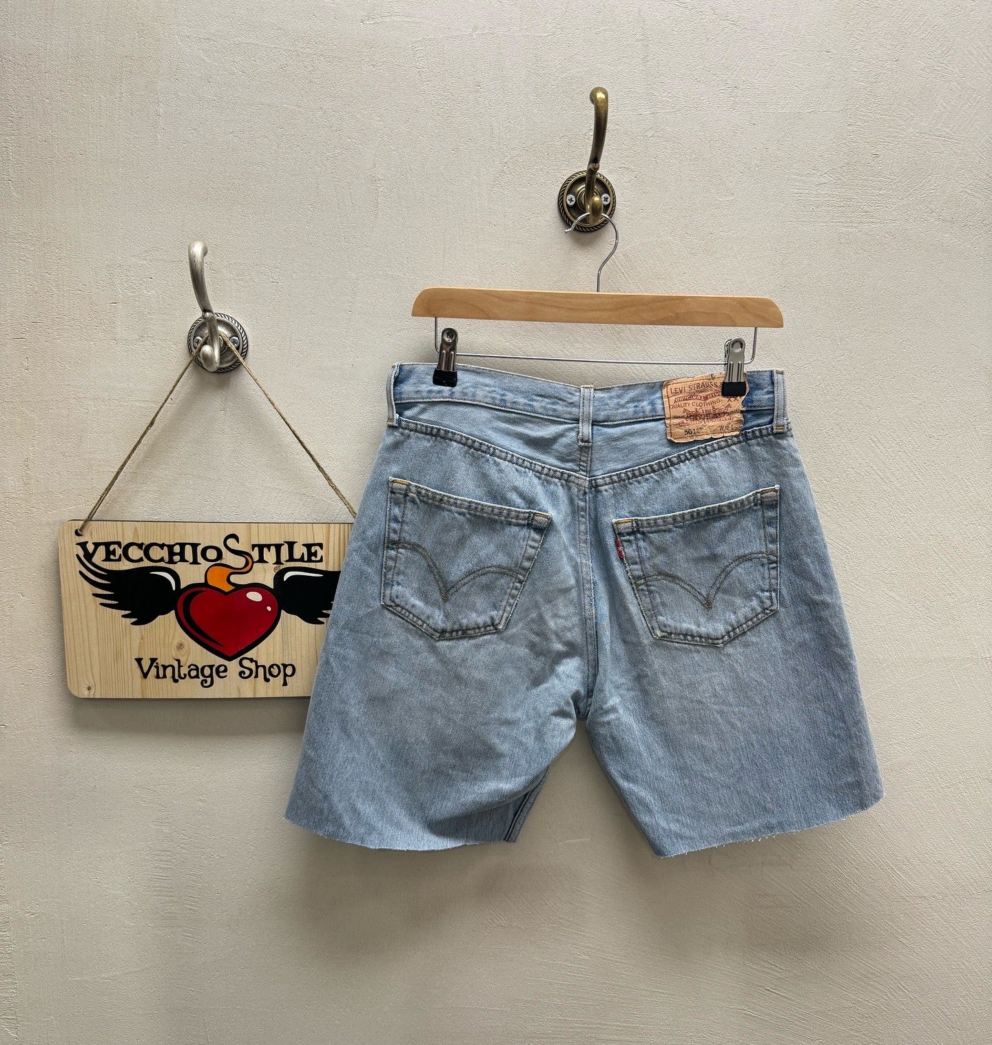 LEVI’S