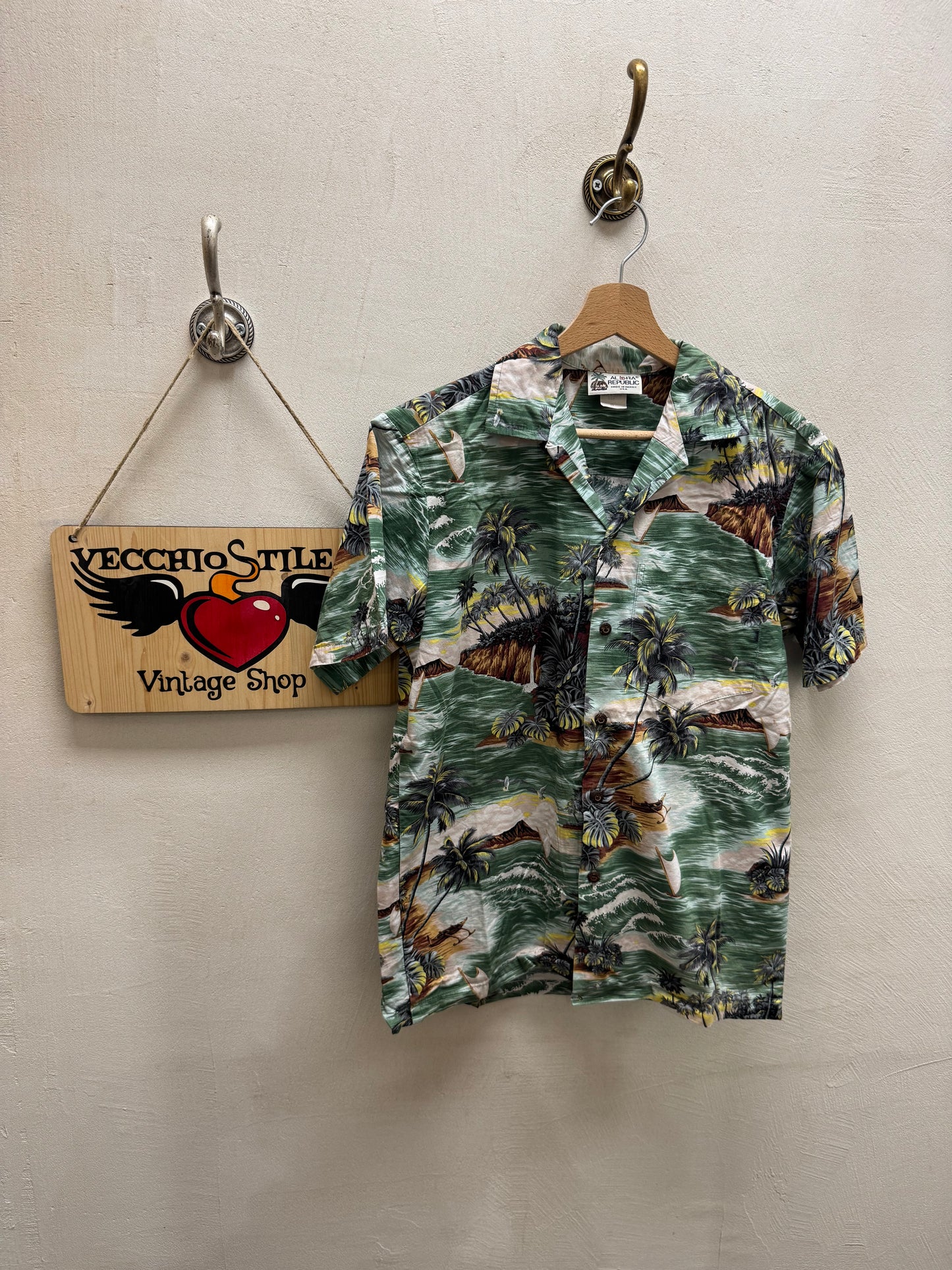 ALOHA REPUBLIC