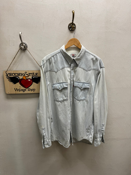 LEVI’S