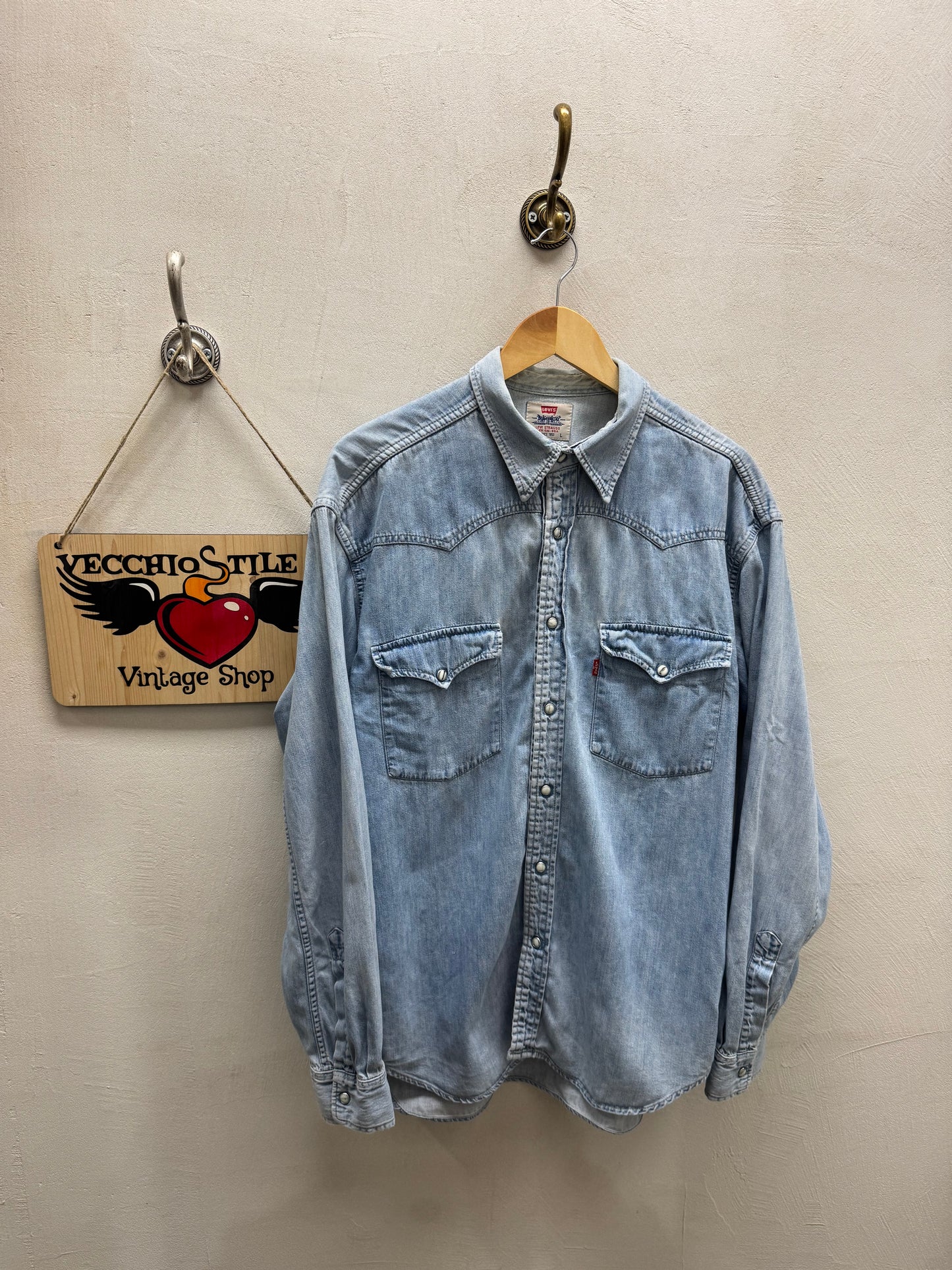 LEVI’S