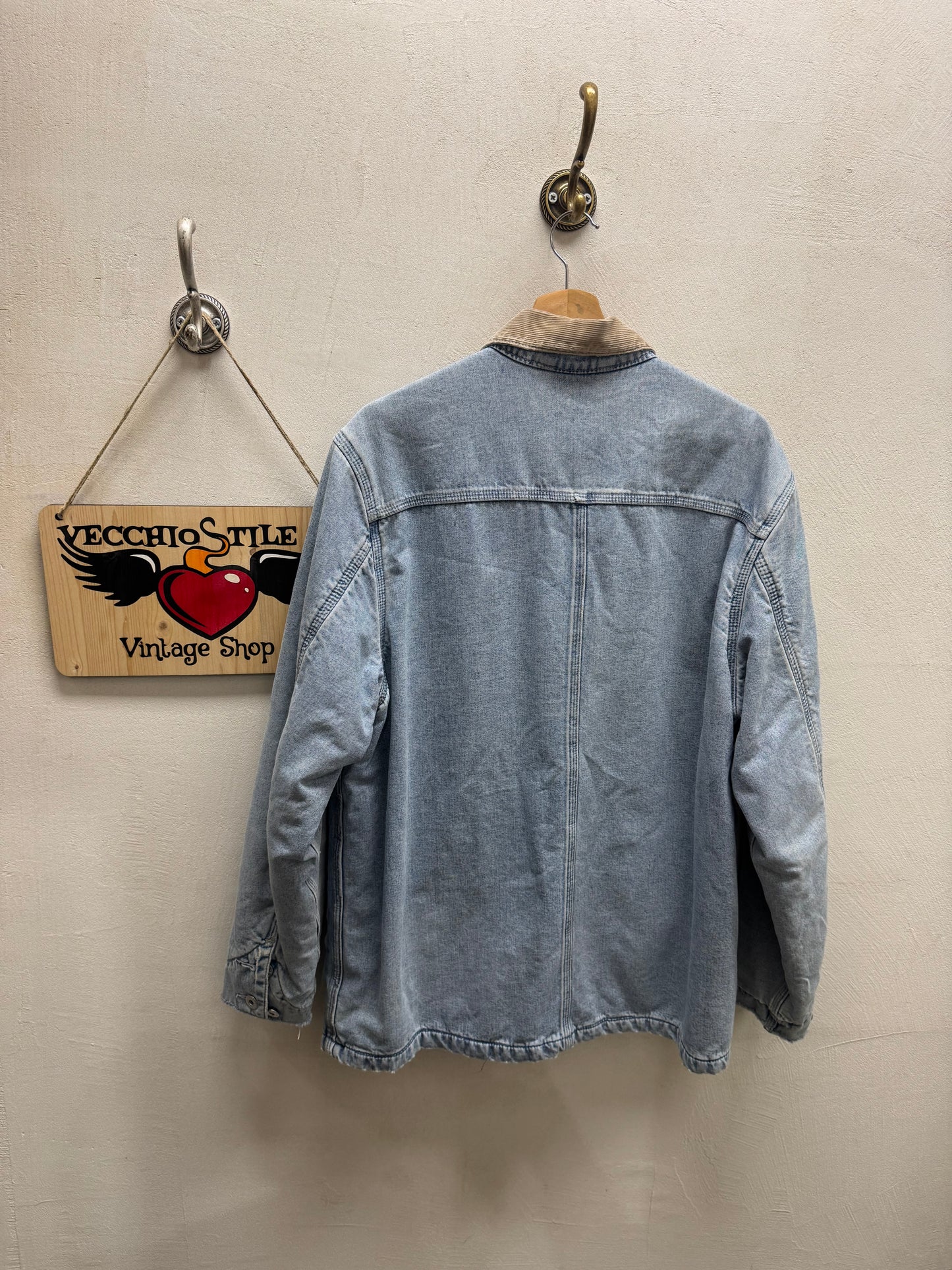 LEVI’S WHITE TAB
