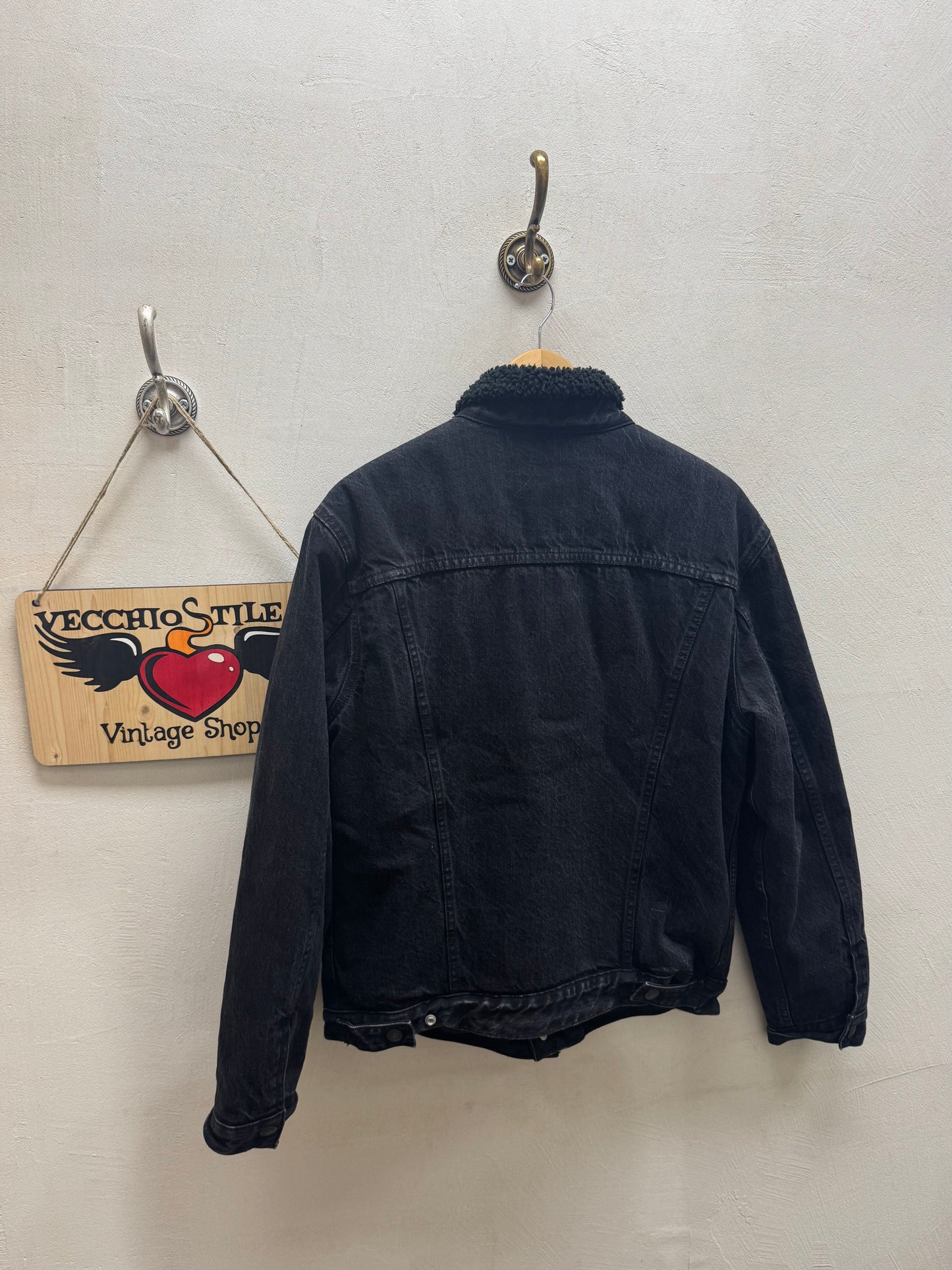 LEVI’S
