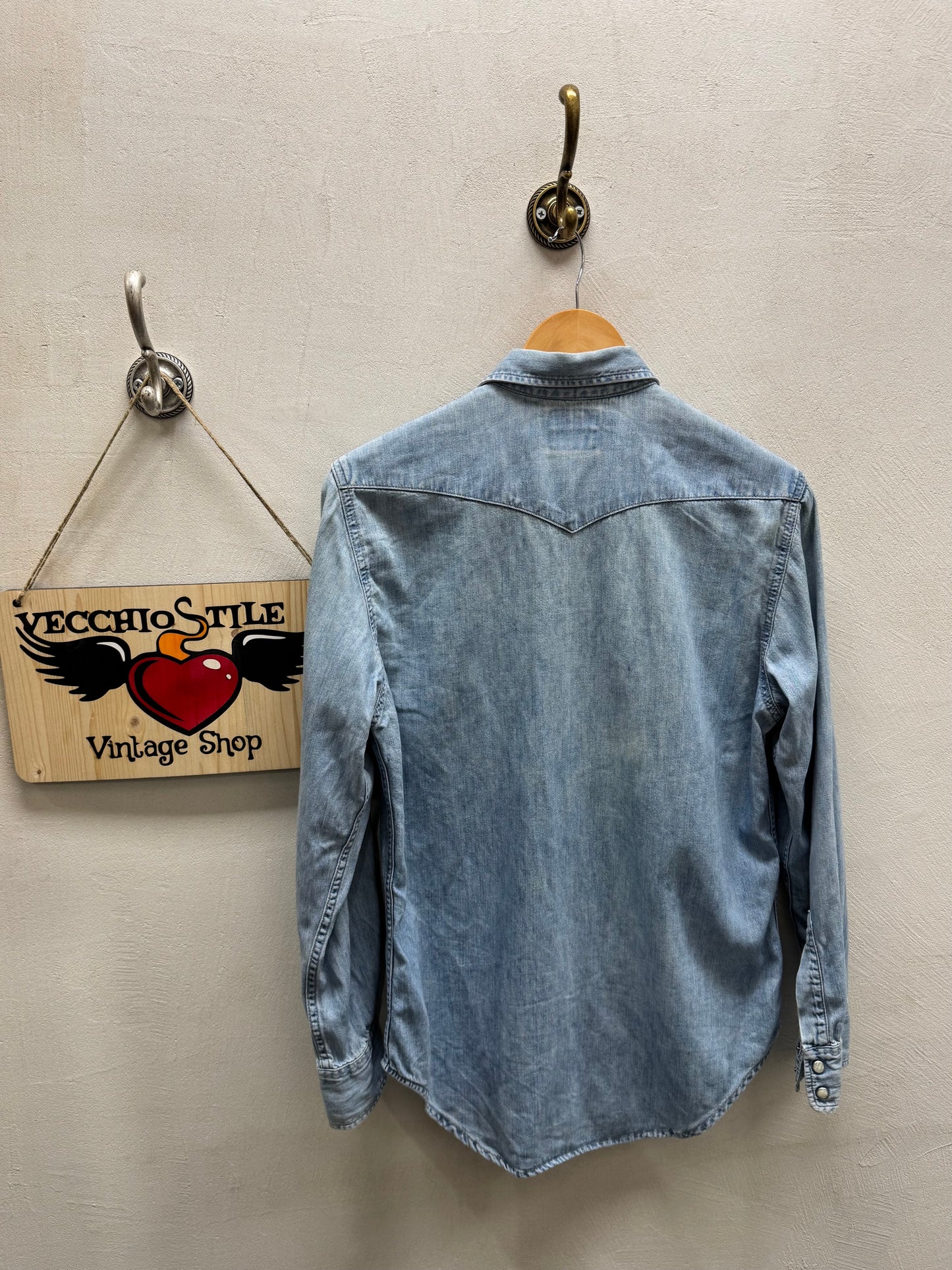 LEVI’S