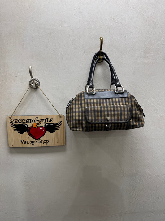 AQUASCUTUM OF LONDON