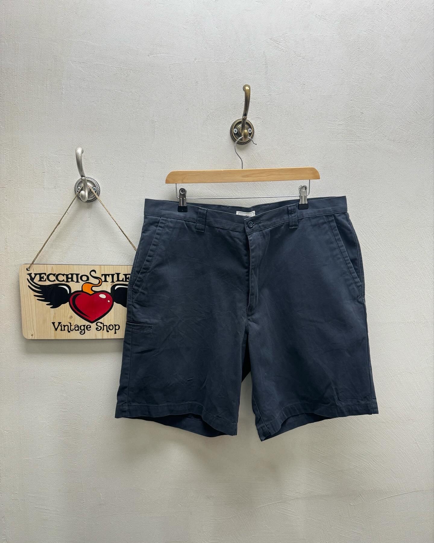 DOCKERS