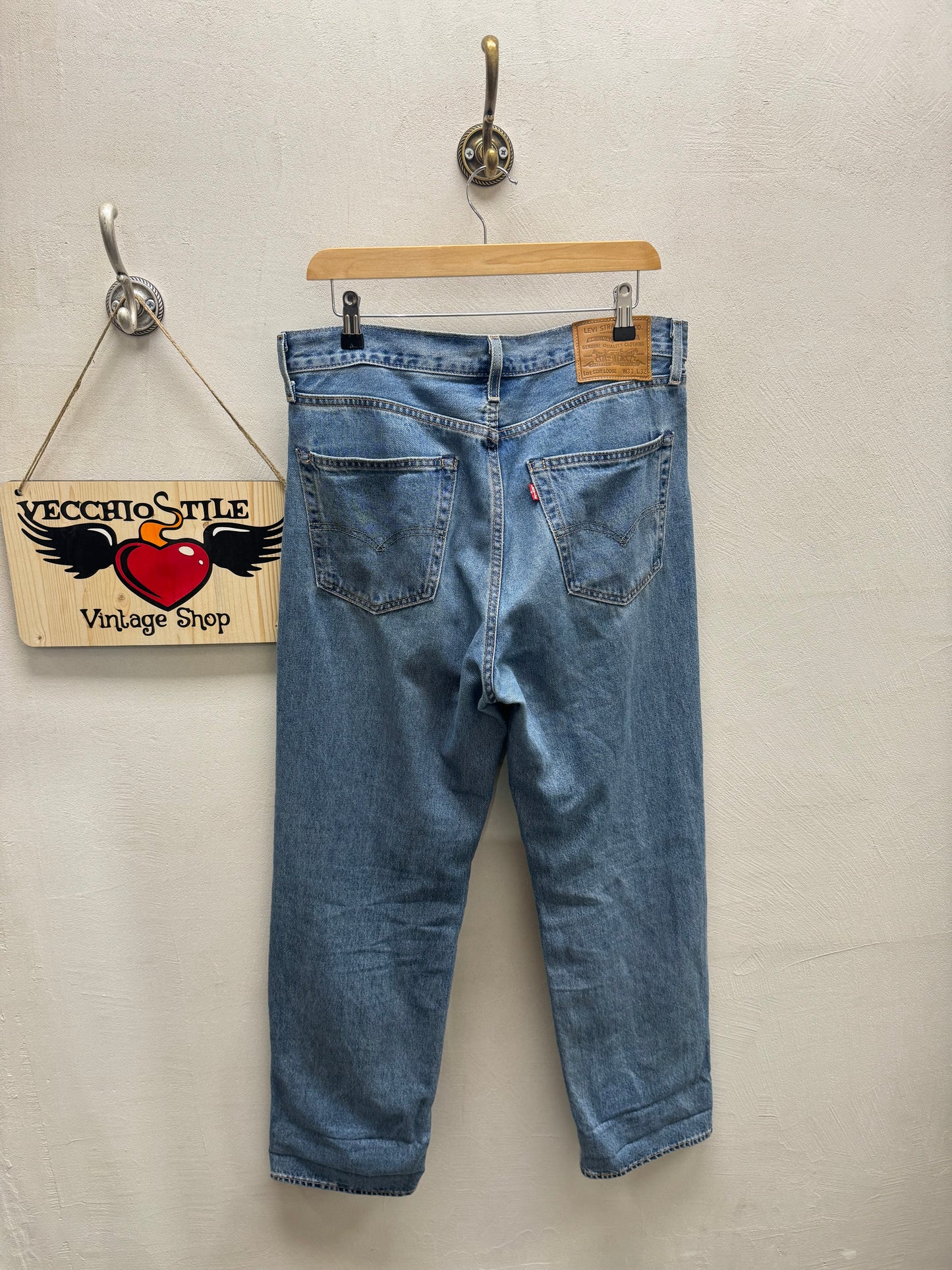 LEVI’S STAY LOOSE