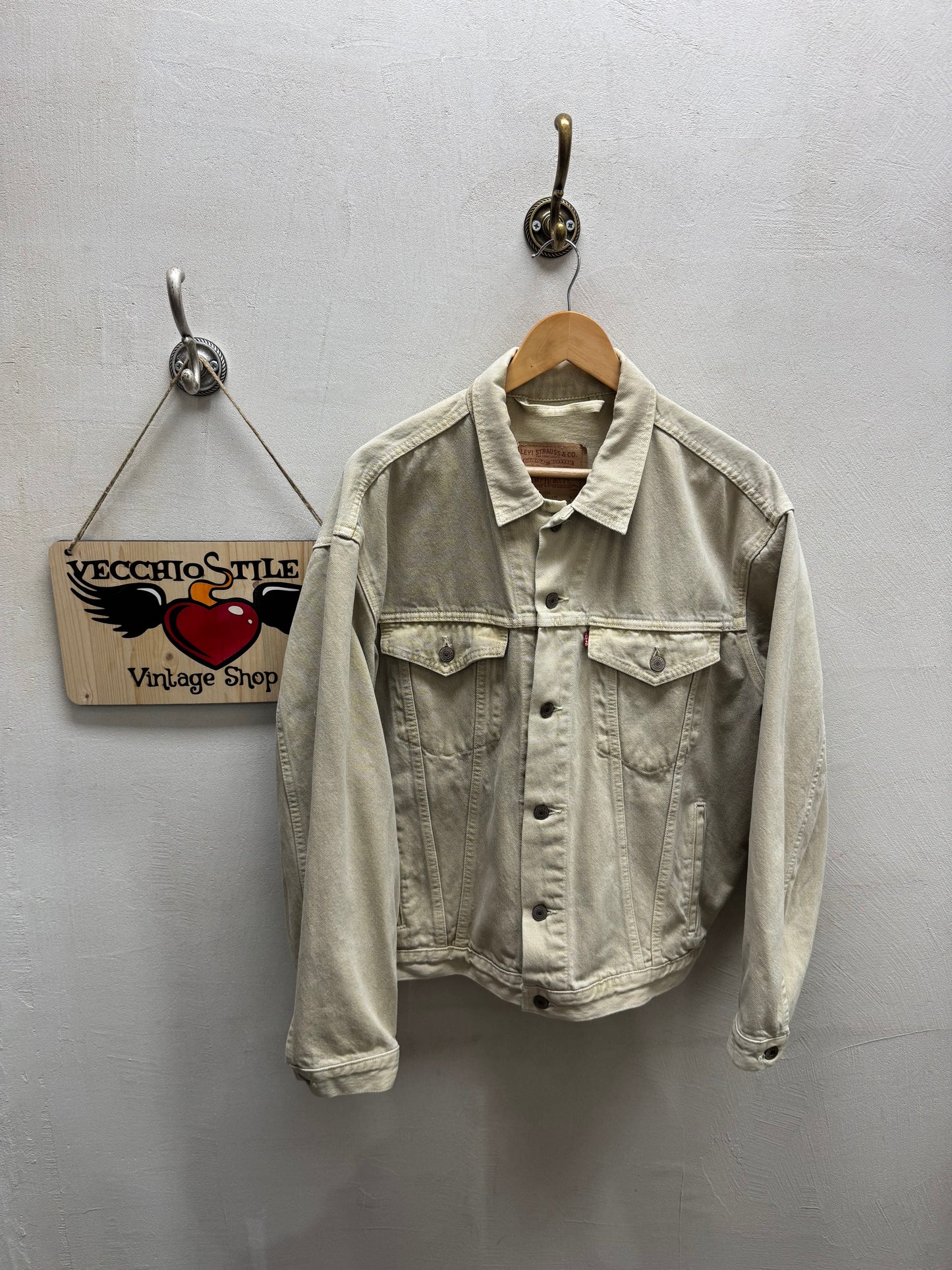 LEVI’S
