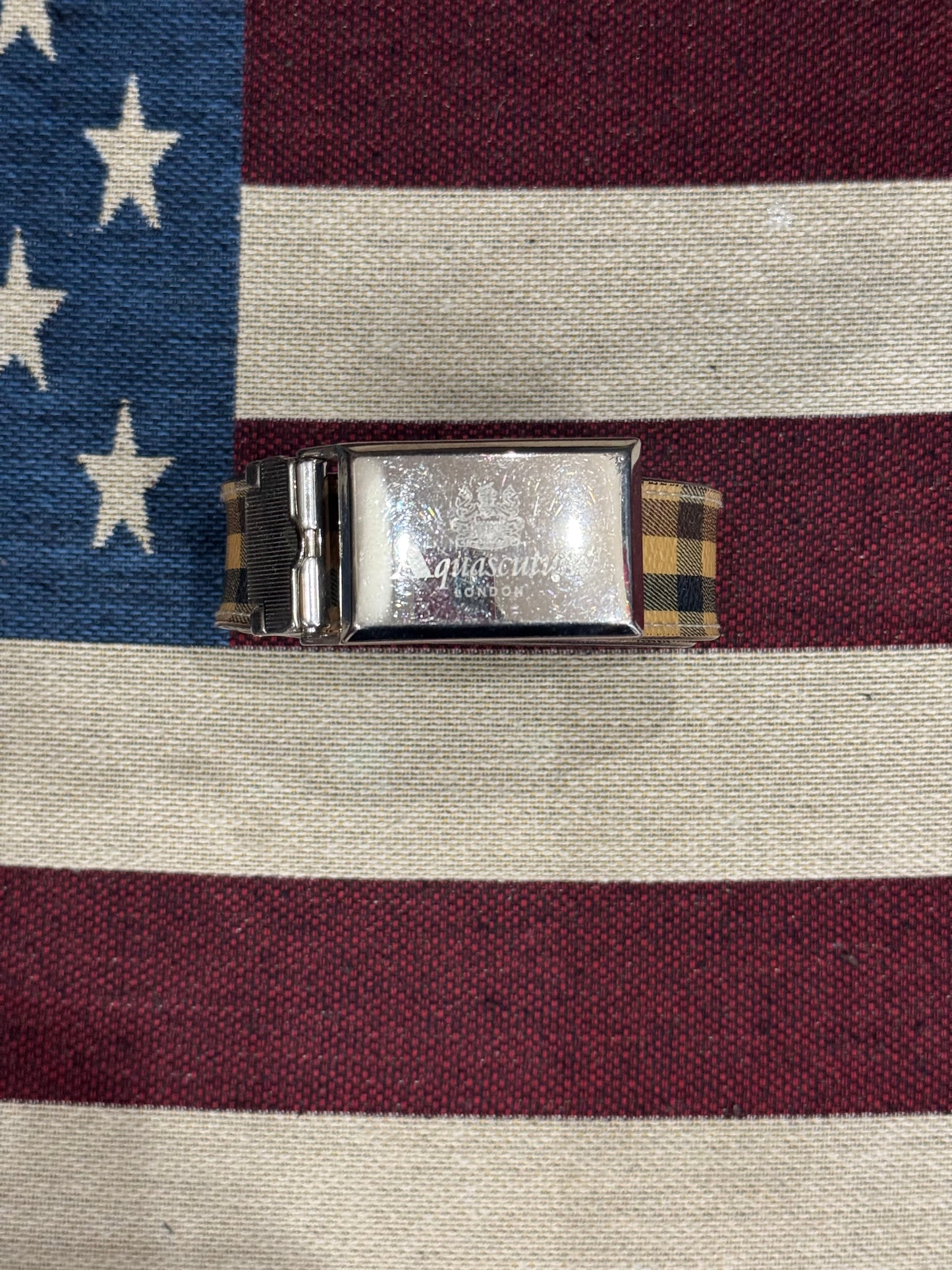 AQUASCUTUM OF LONDON