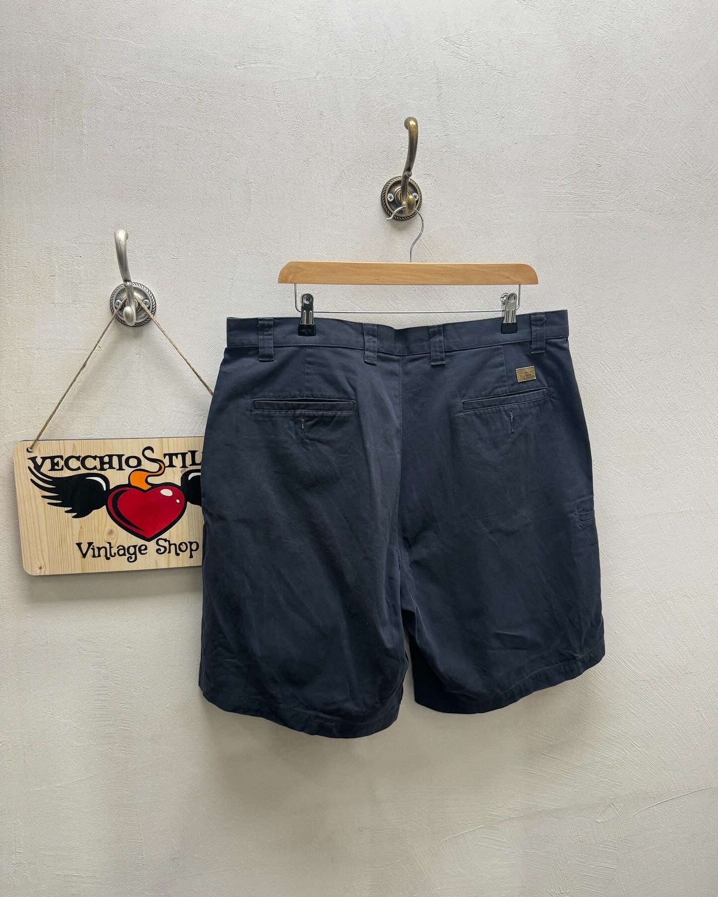 DOCKERS