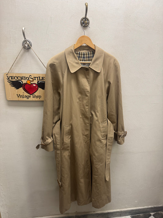 AQUASCUTUM OF LONDON