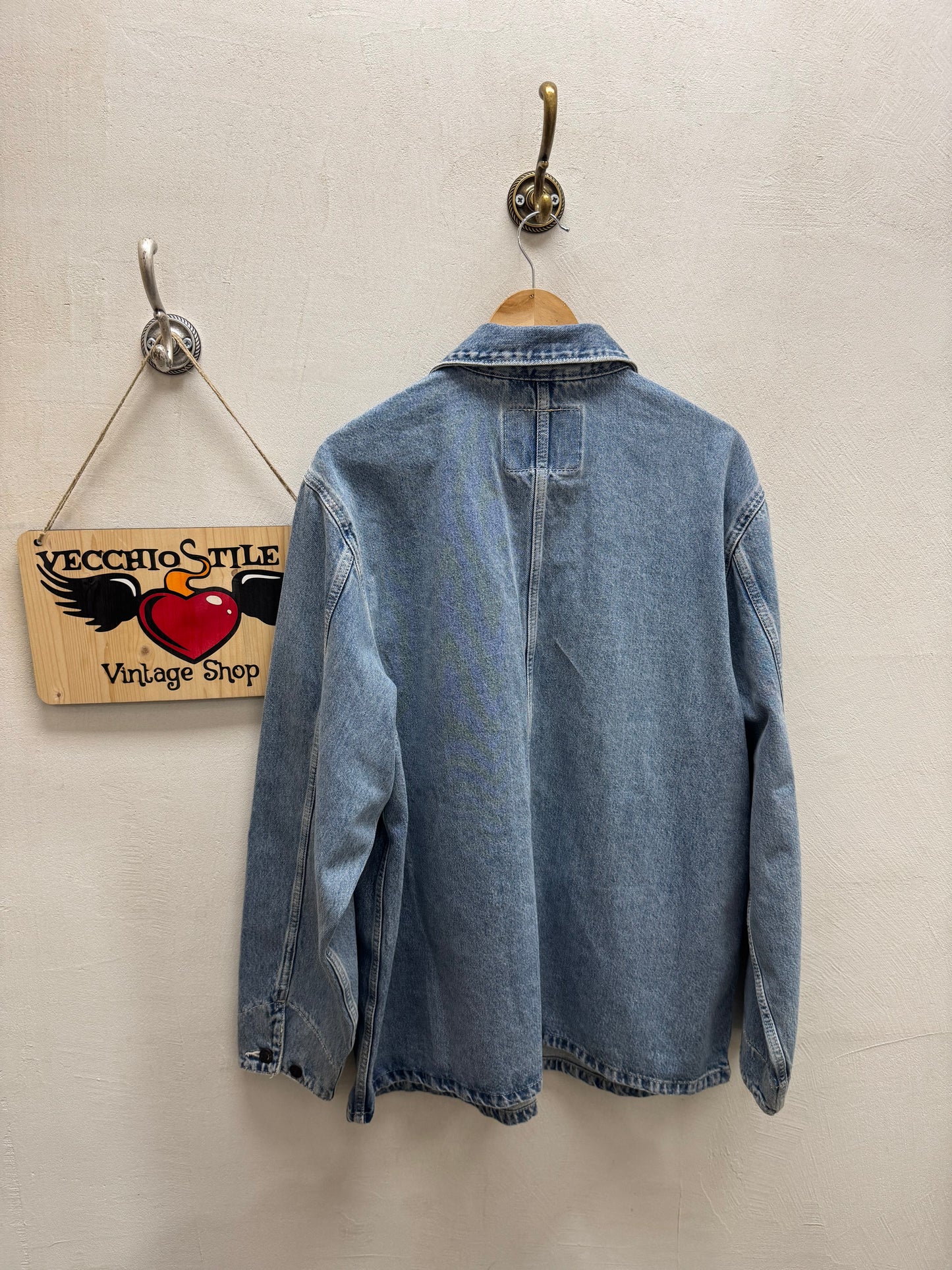 LEVI’S WORKER