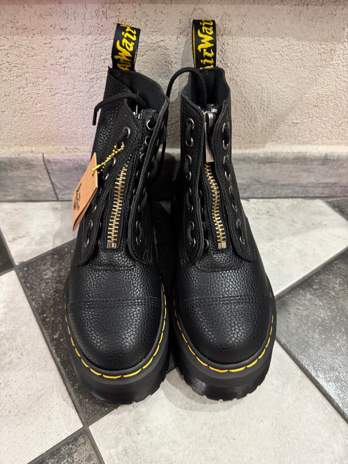DR MARTENS SINCLAIR