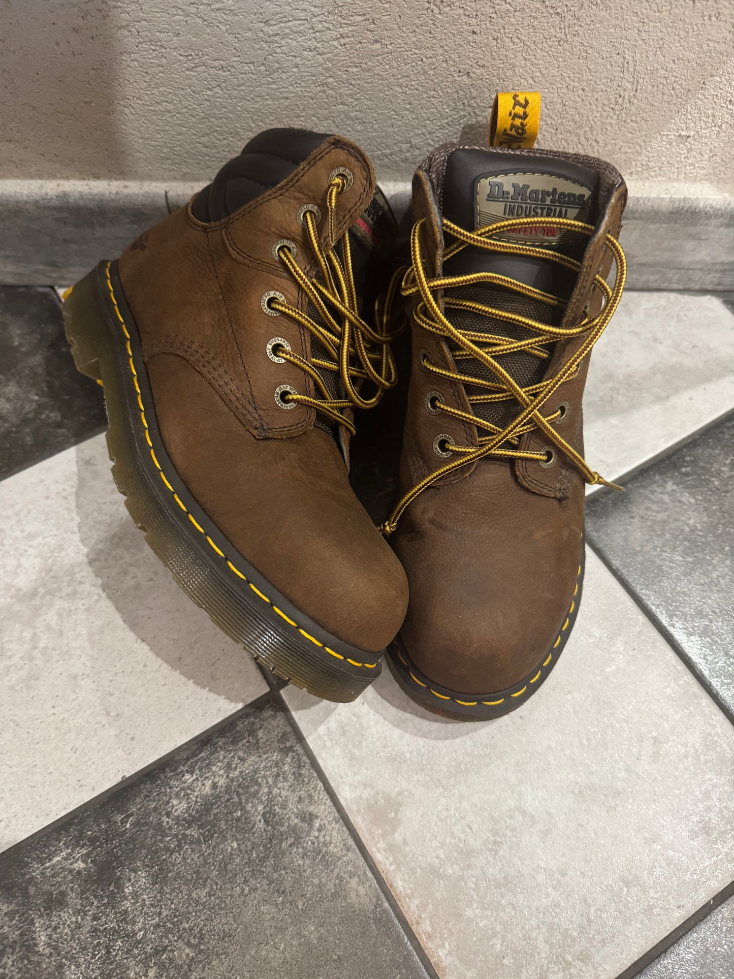 DR MARTENS INDUSTRIAL