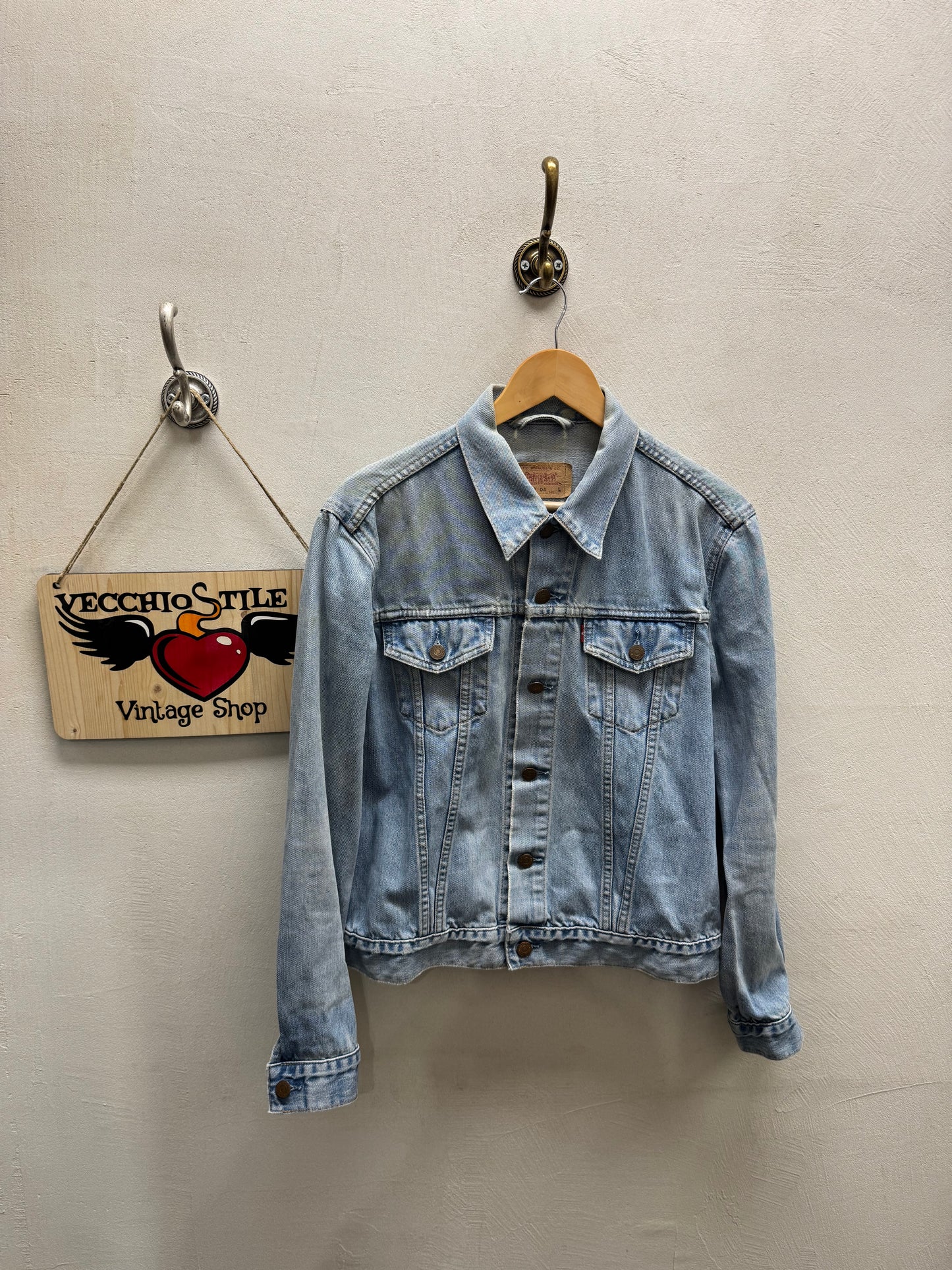 LEVI’S