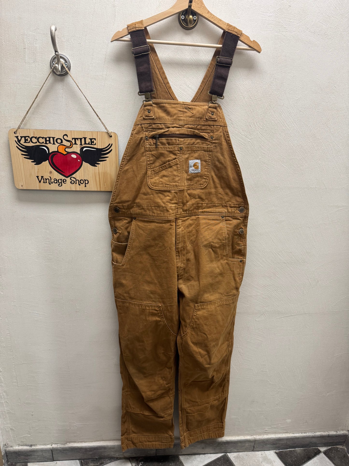 CARHARTT WORKER