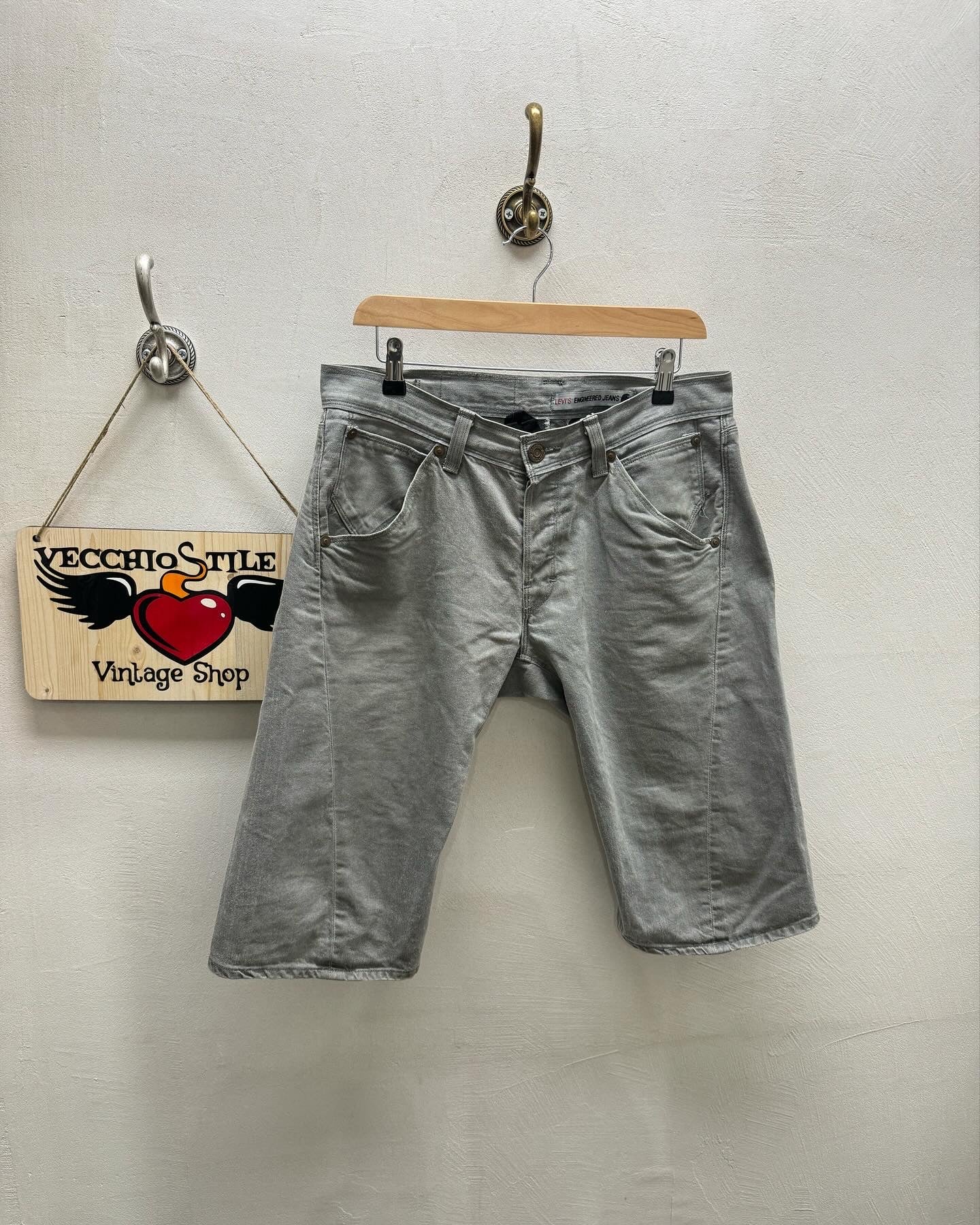 LEVI’S