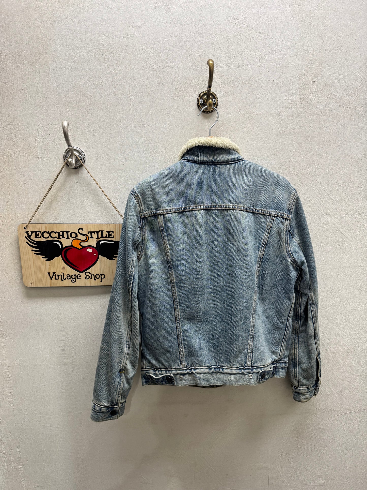 LEVI’S